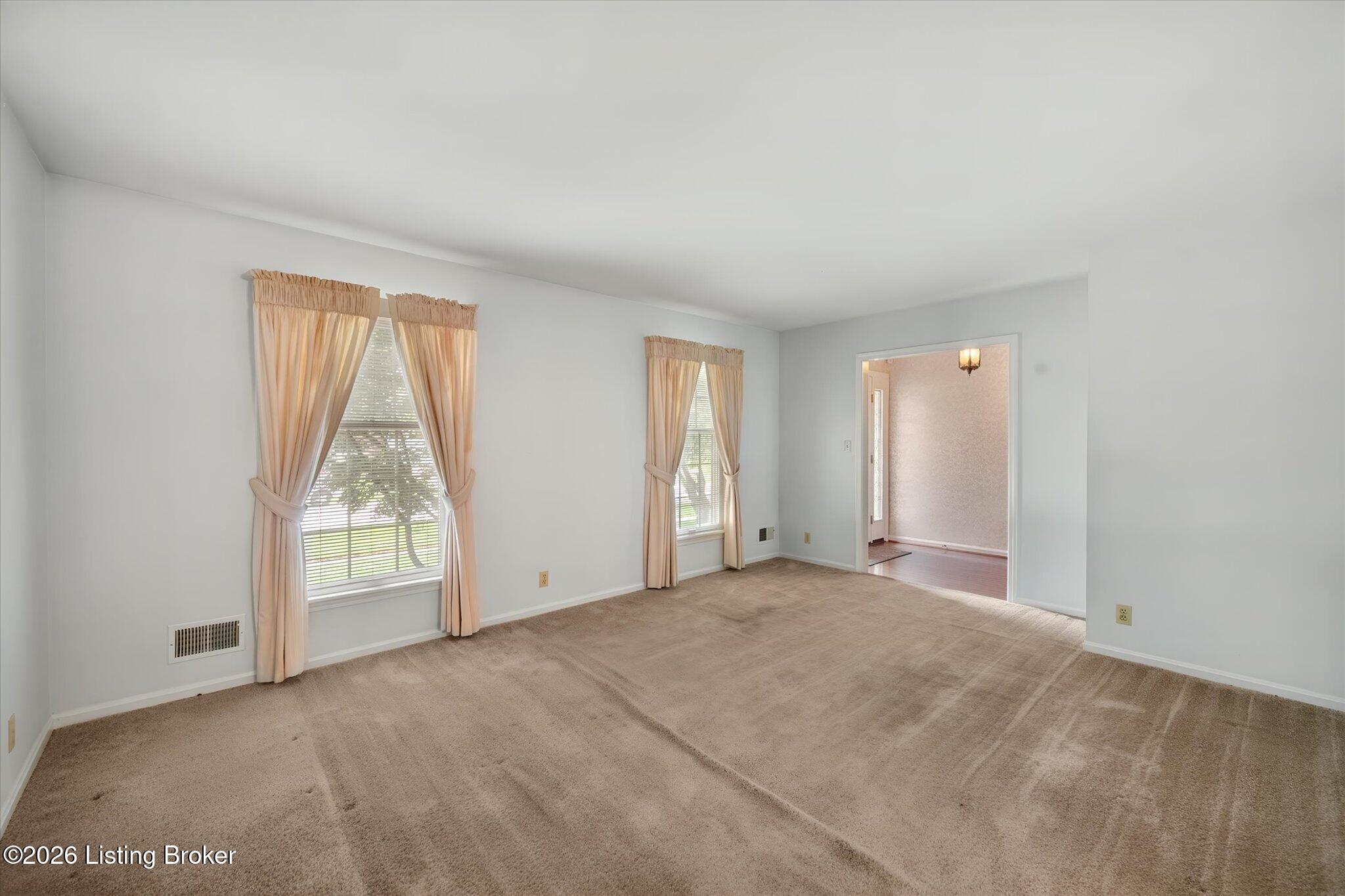 4021 Landside Dr Property Photo 3