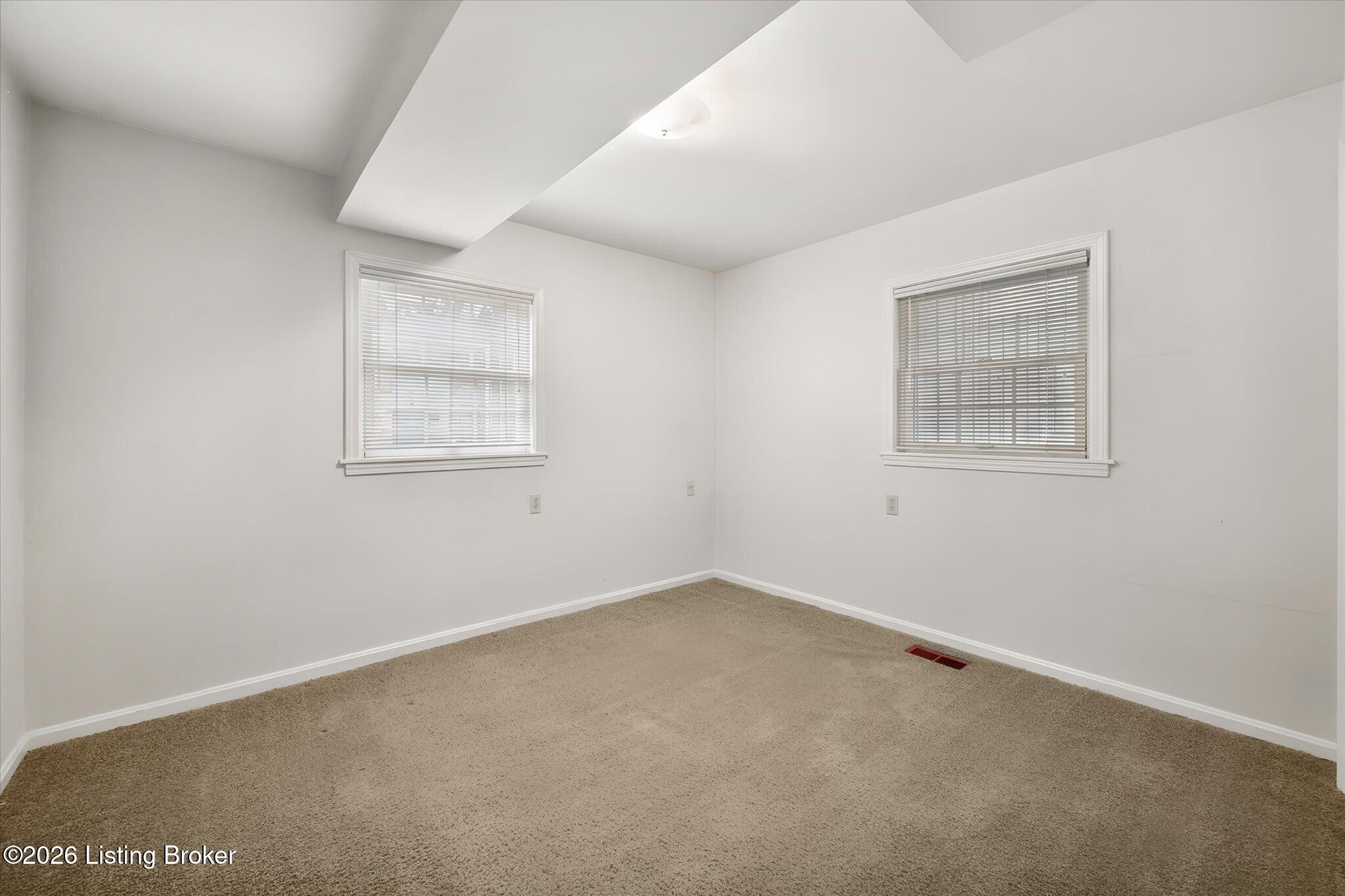 4021 Landside Dr Property Photo 16