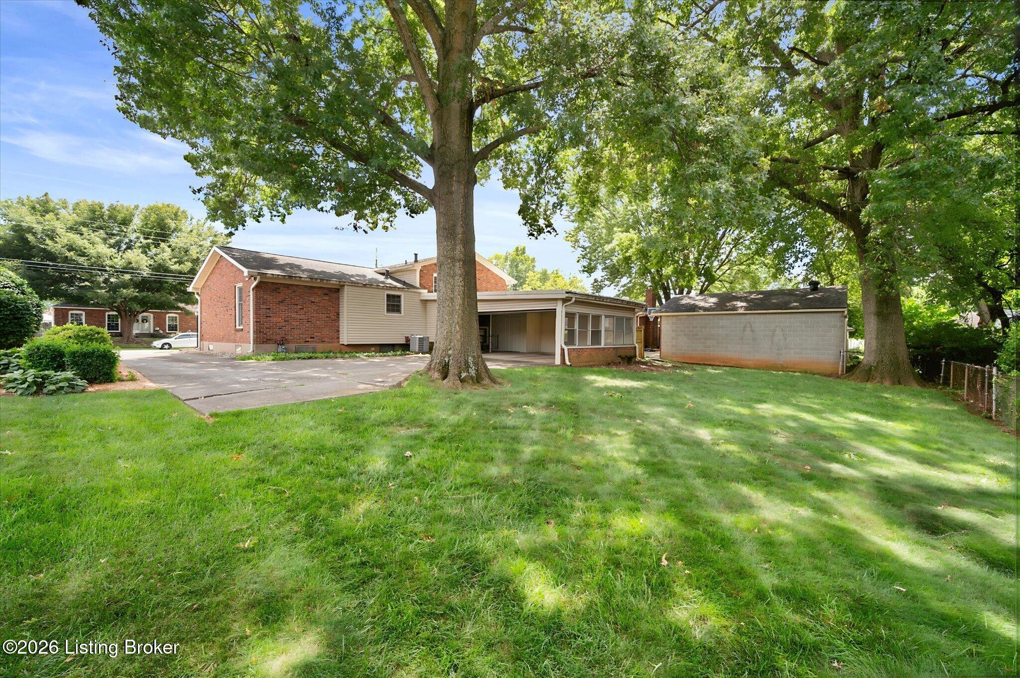 4021 Landside Dr Property Photo 24