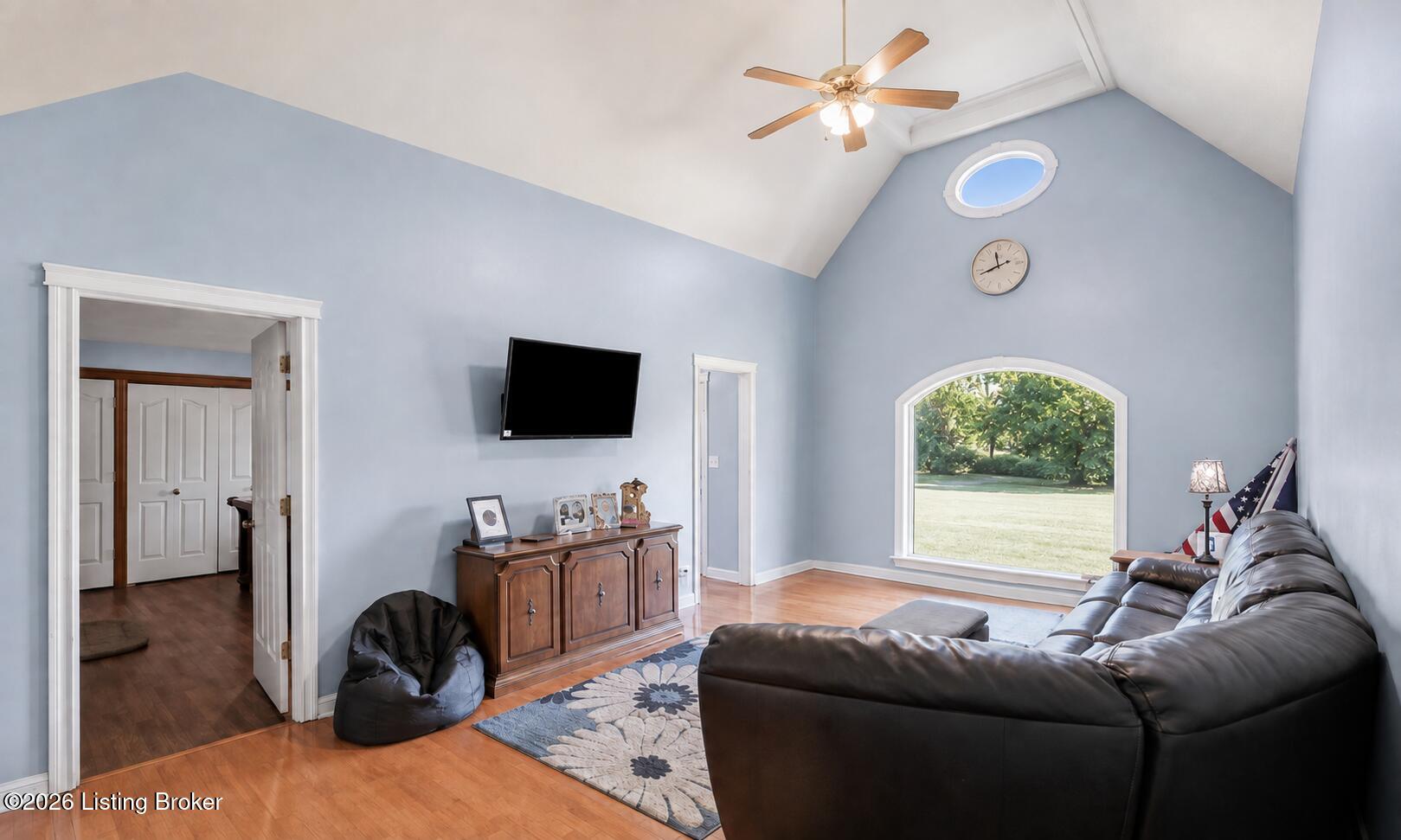 1103 Foxfire Rd Property Photo 4