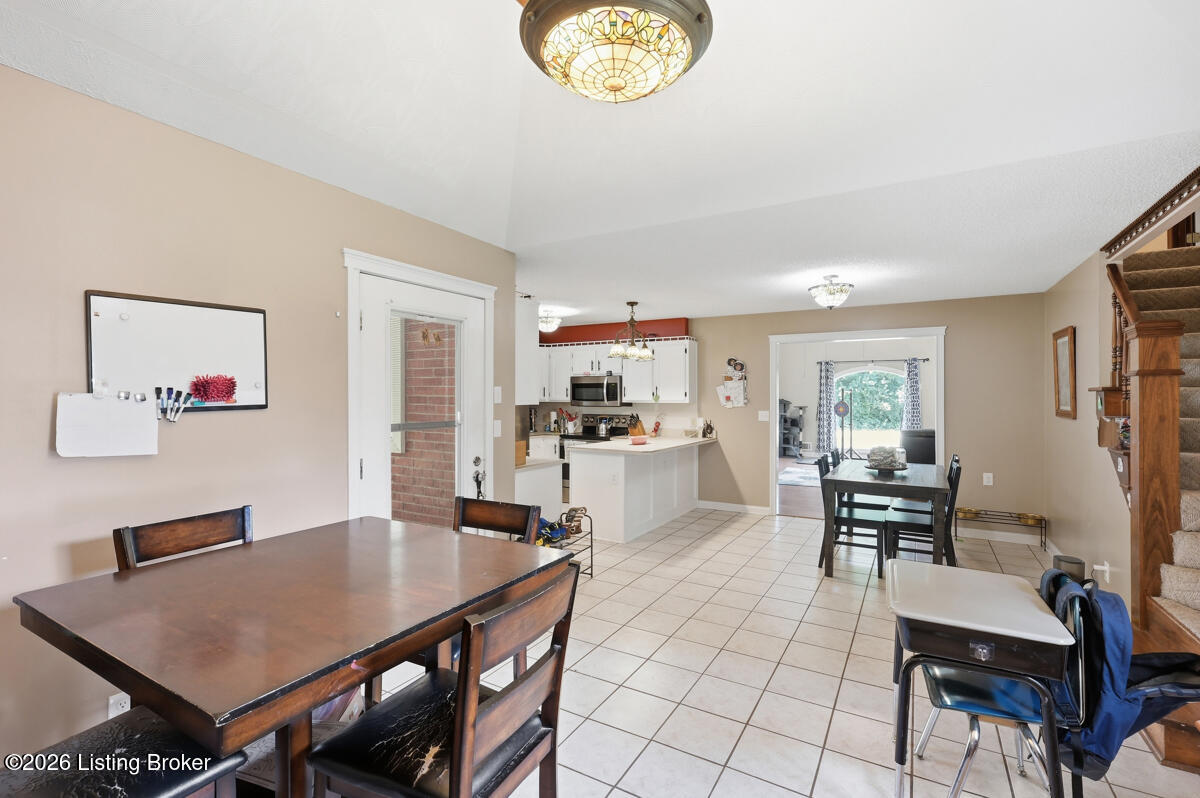 1103 Foxfire Rd Property Photo 6