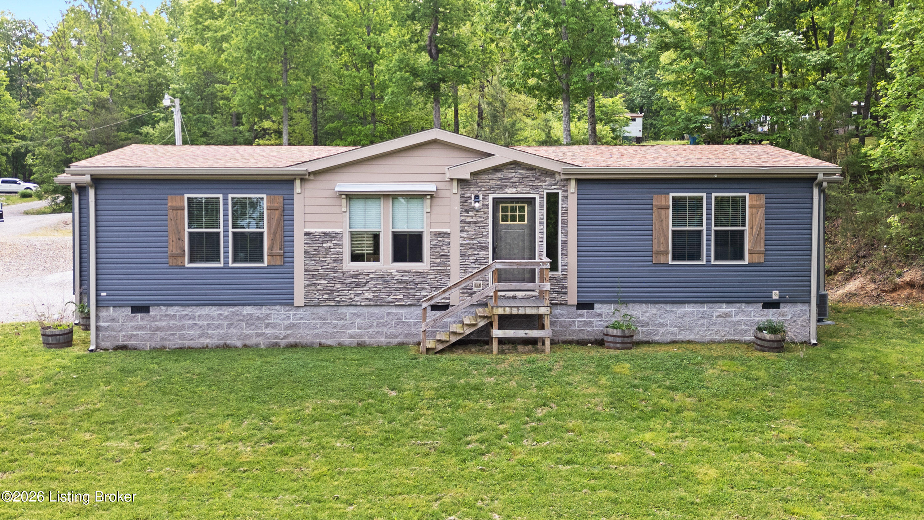332 Hedge Iron Dr Property Photo 1