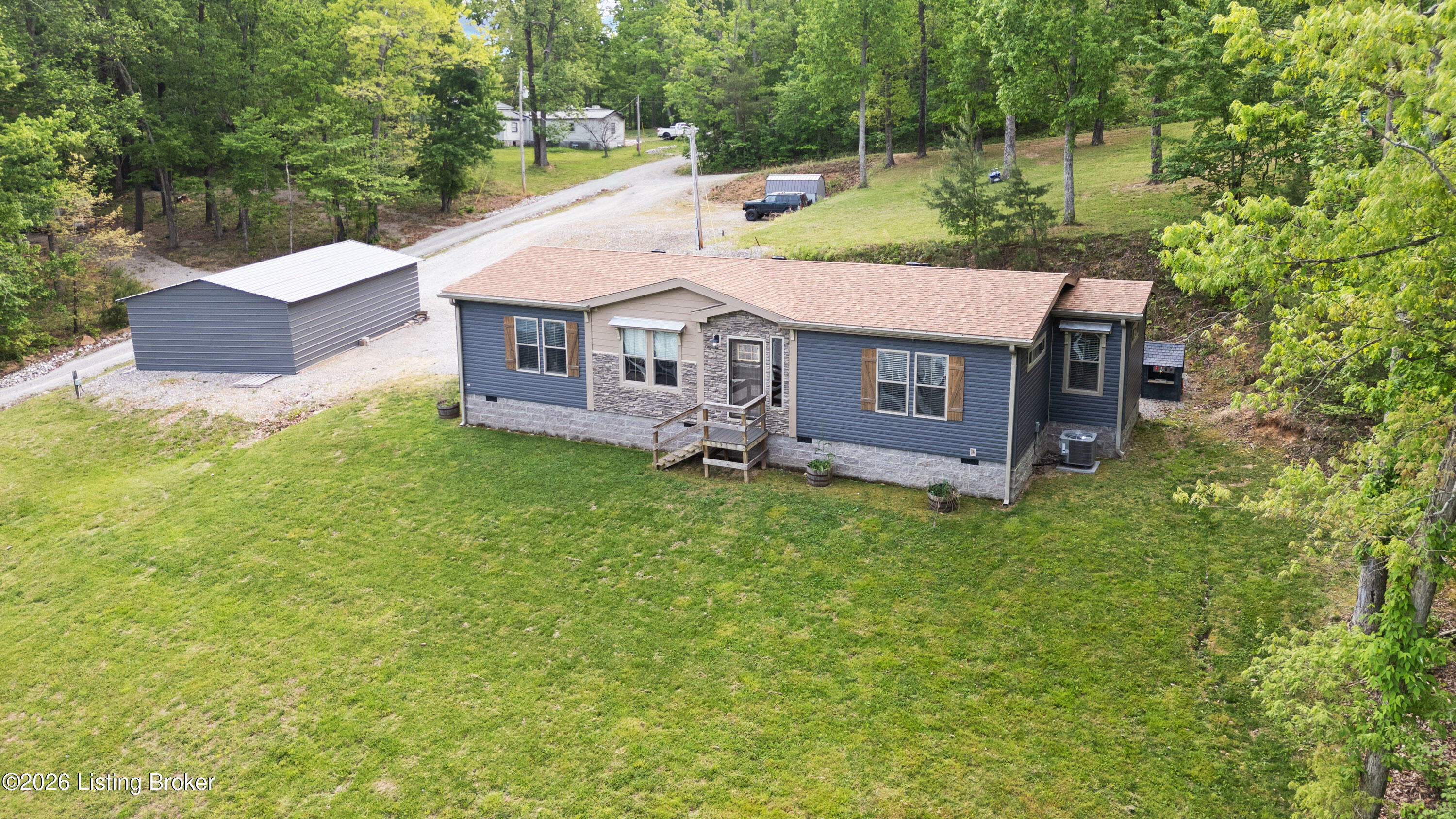 332 Hedge Iron Dr Property Photo 4