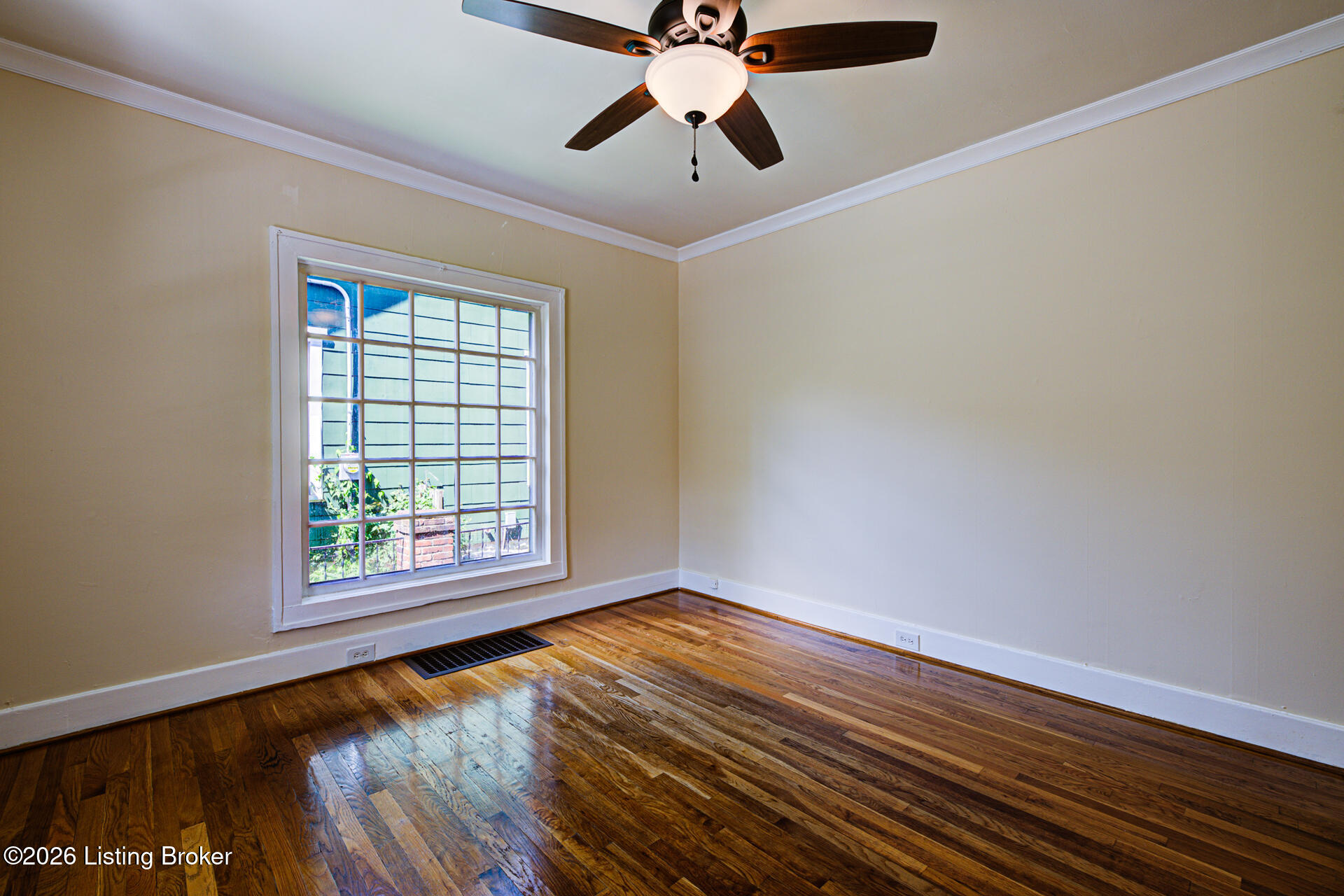 665 N Barbee Way Property Photo 4