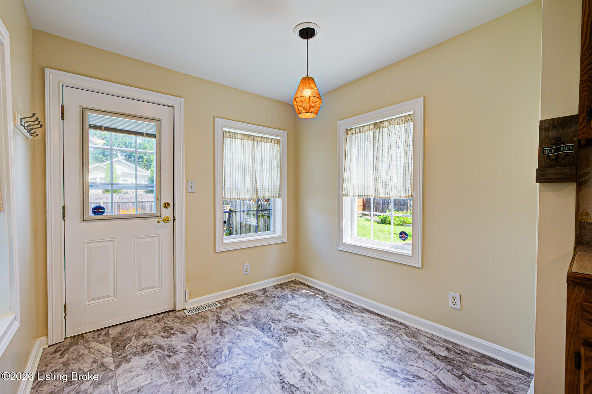 665 N Barbee Way Property Photo 13