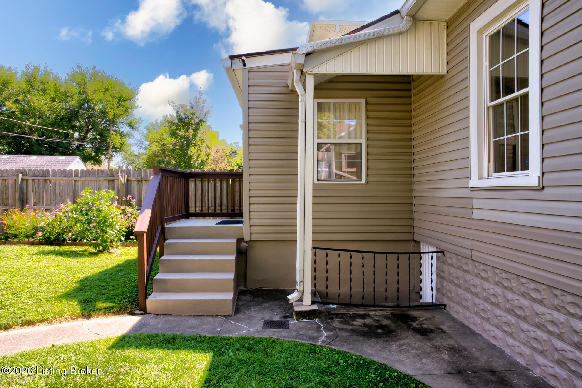665 N Barbee Way Property Photo 30