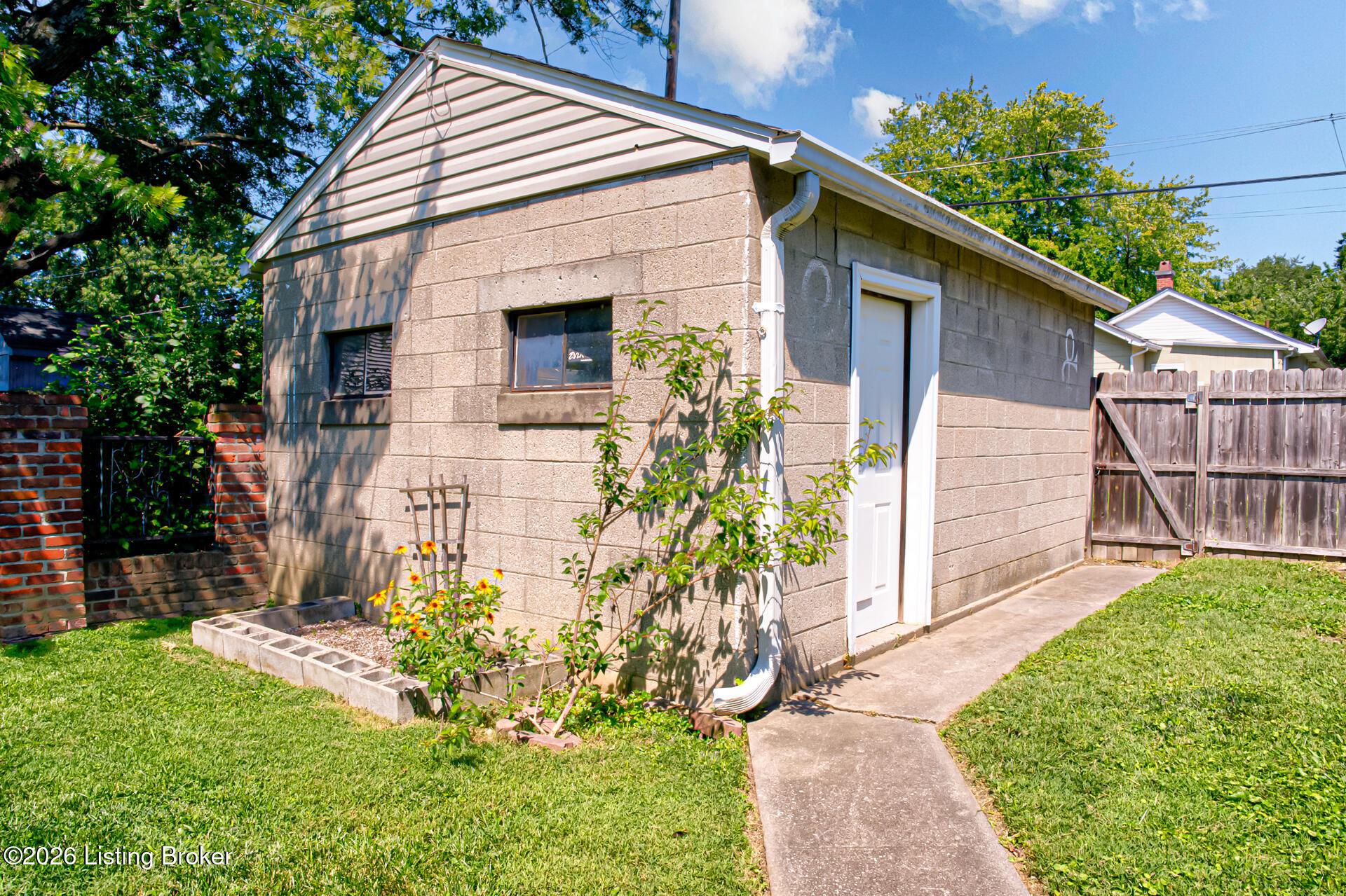 665 N Barbee Way Property Photo 32