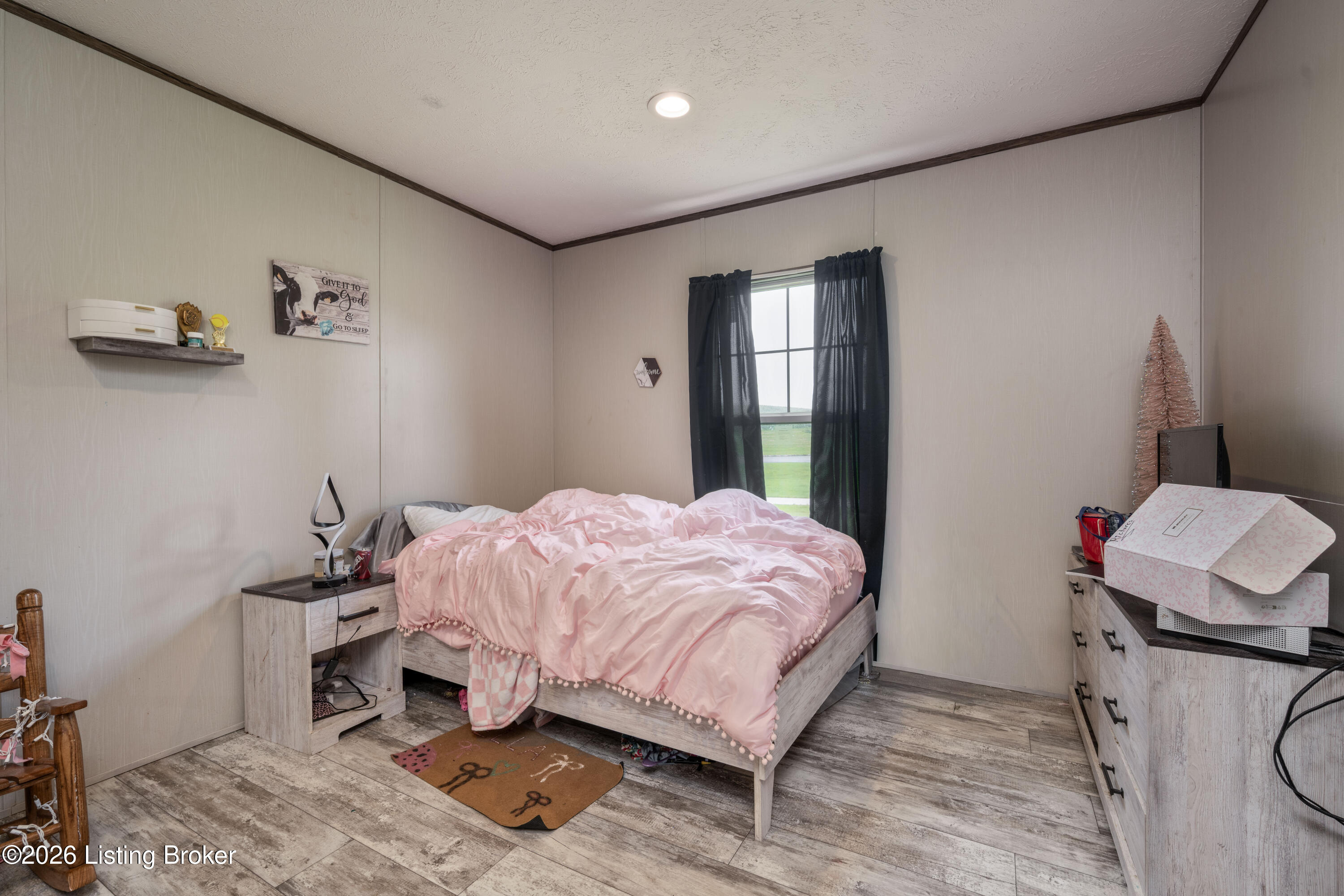 886 E Calvary Rd Property Photo 24