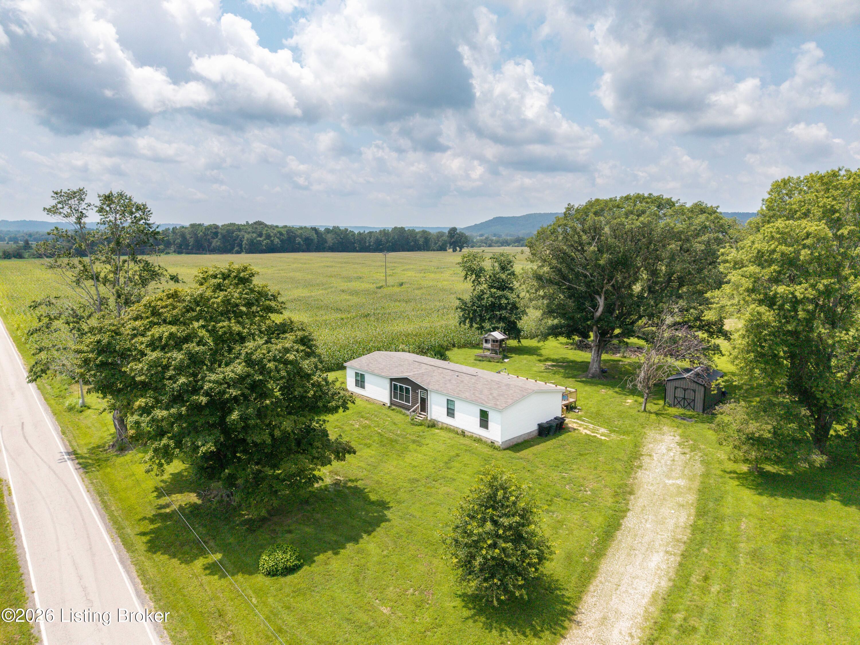 886 E Calvary Rd Property Photo 31