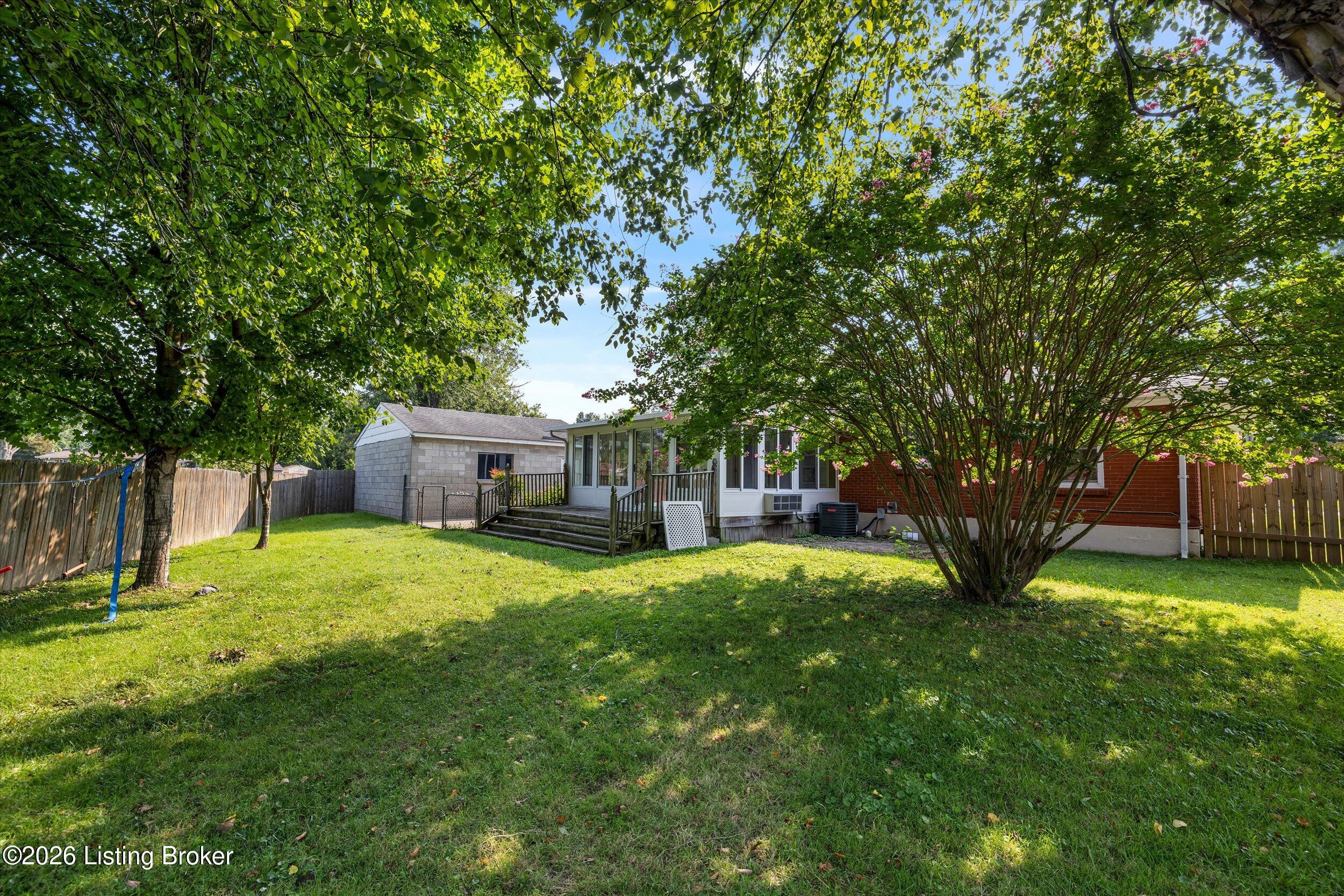 5741 Dorinda Dr Property Photo 14