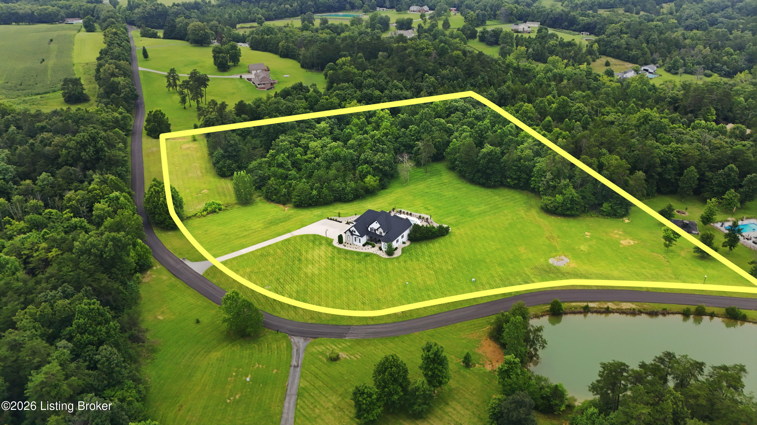 878 Woodsdale Farm Dr Property Photo 2