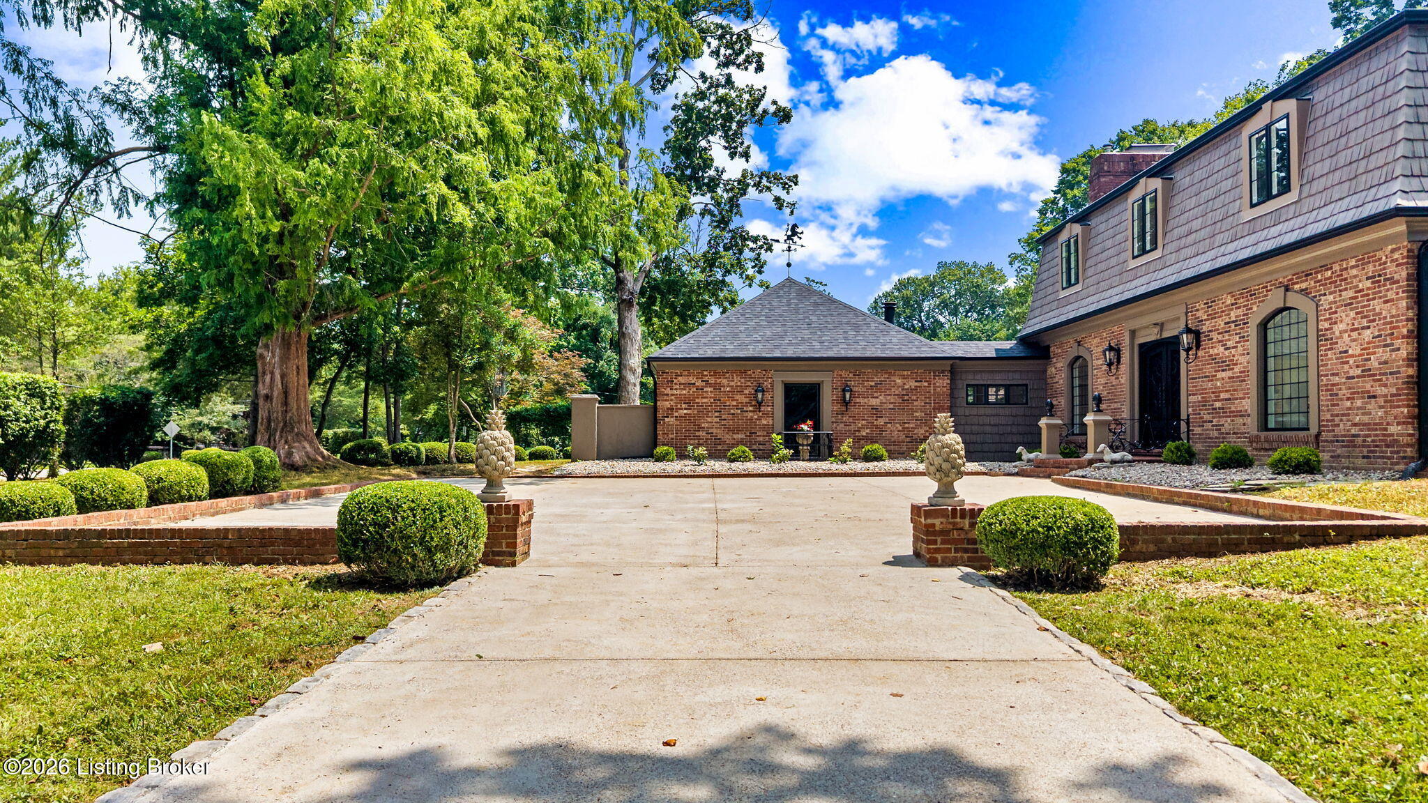 801 Greenwillow Way Property Photo 3
