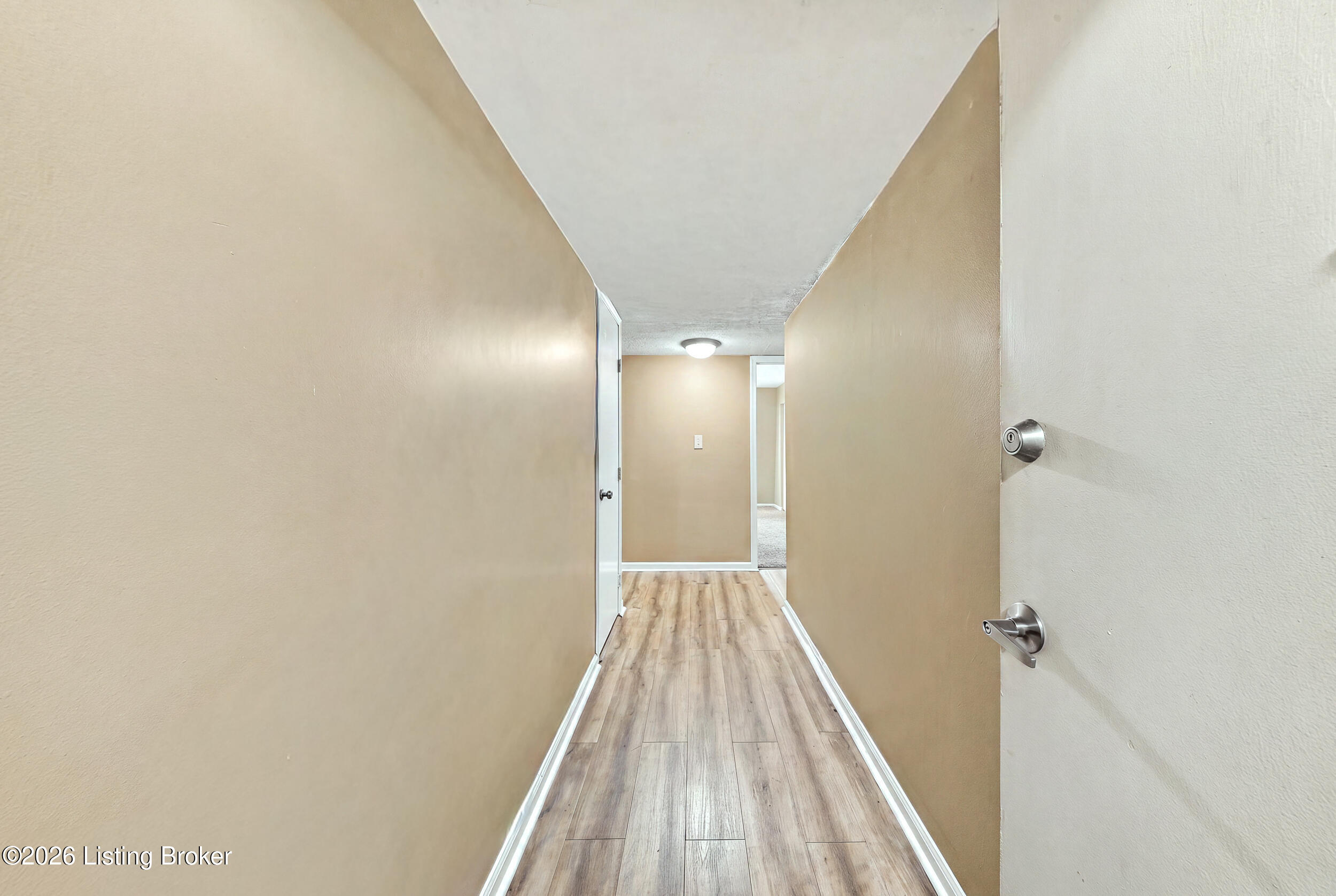 726 Zorn Ave Apt 13 Property Photo 4