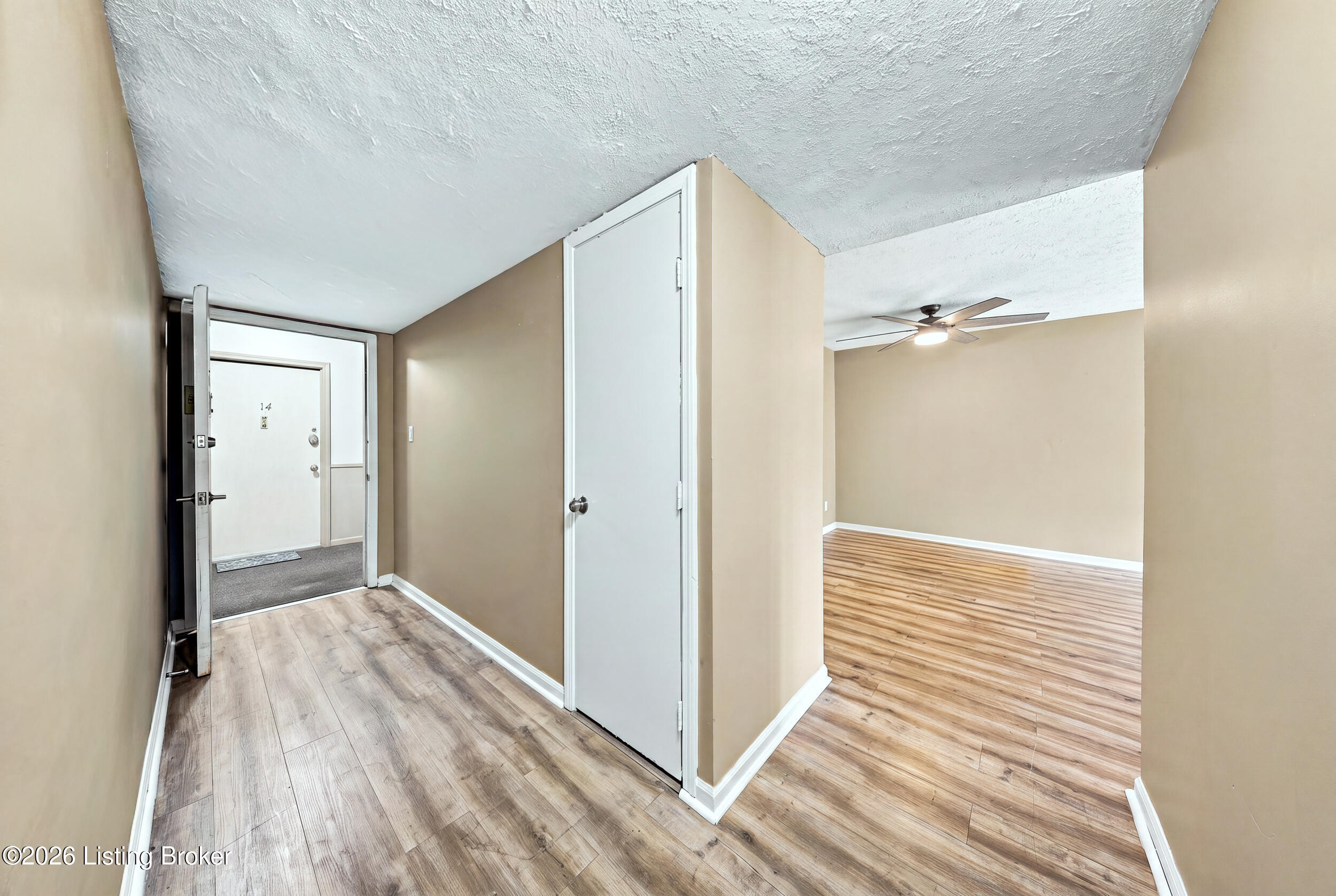 726 Zorn Ave Apt 13 Property Photo 5