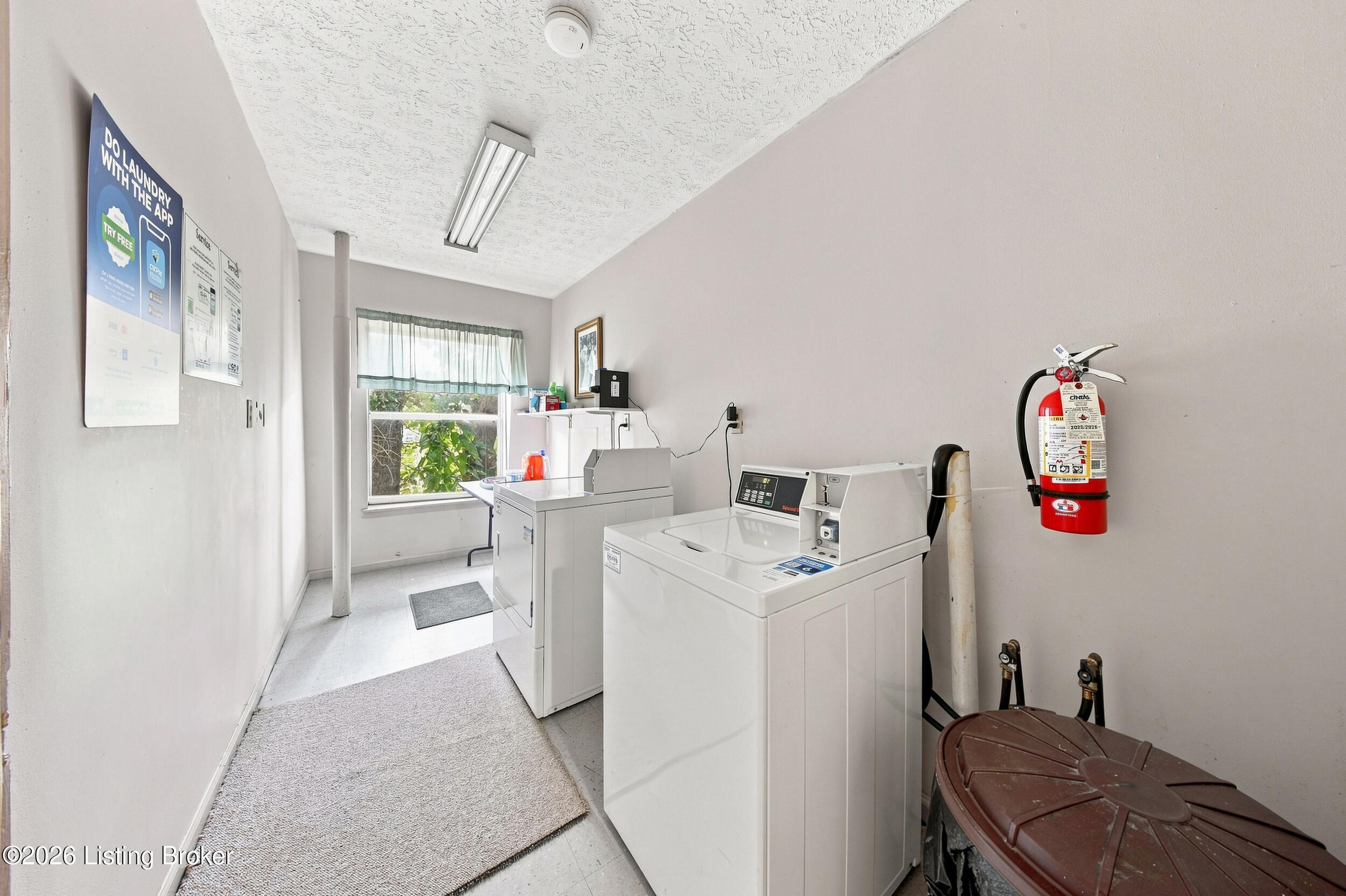 726 Zorn Ave Apt 13 Property Photo 25