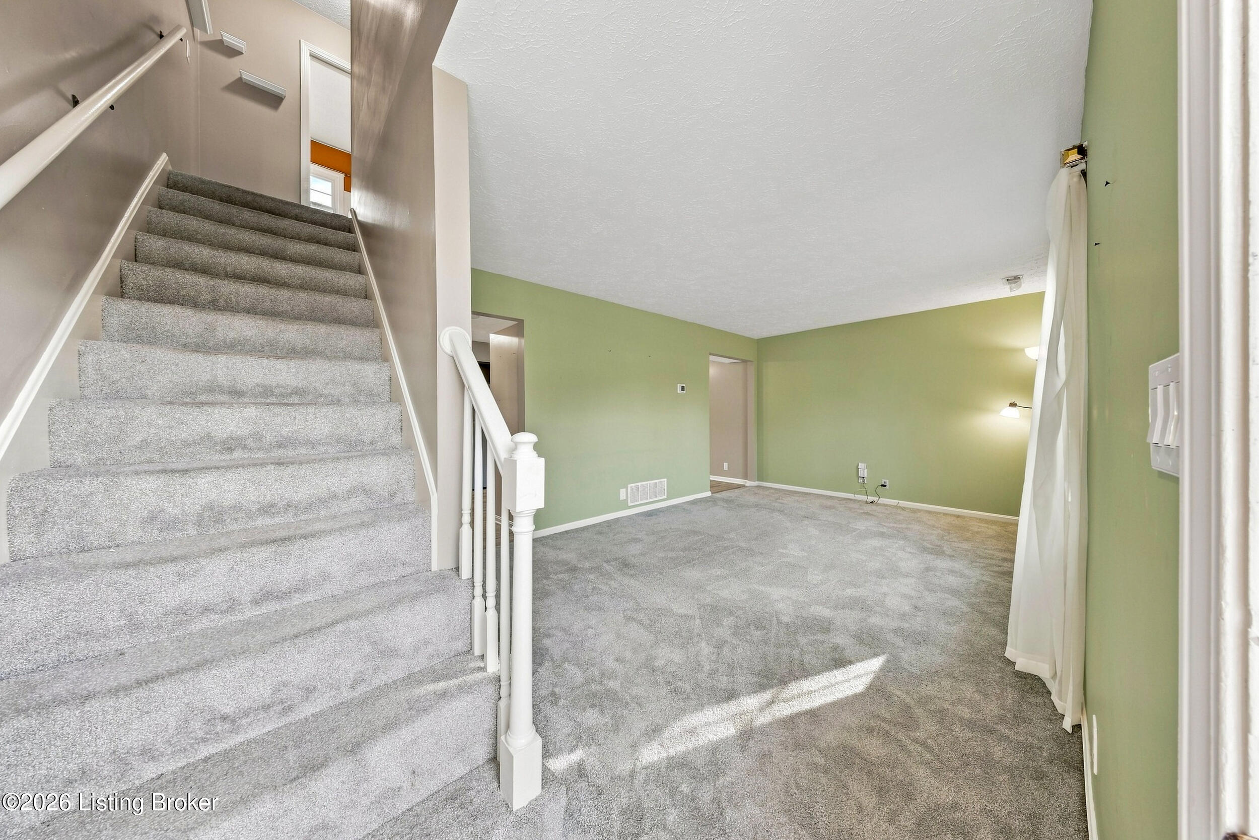 8319 Damascus Cir Property Photo 6
