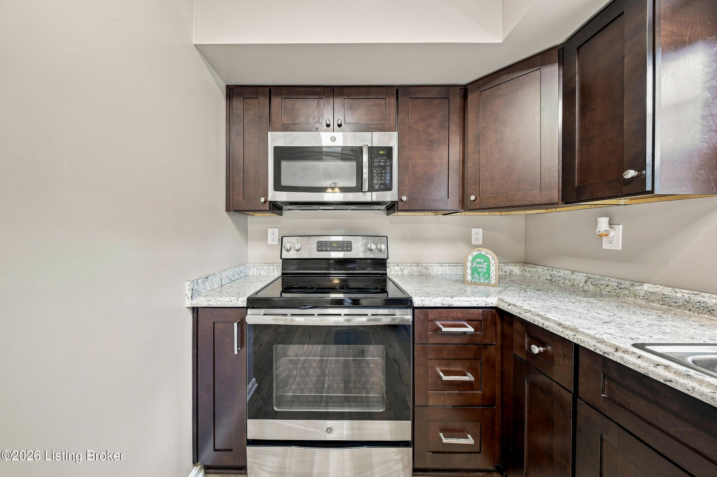 8319 Damascus Cir Property Photo 14