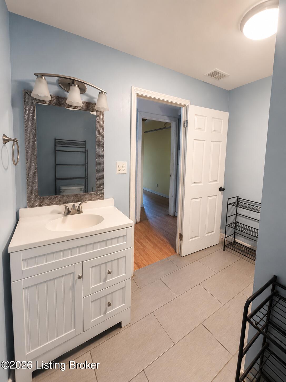 1231 Lipps Ln Property Photo 10