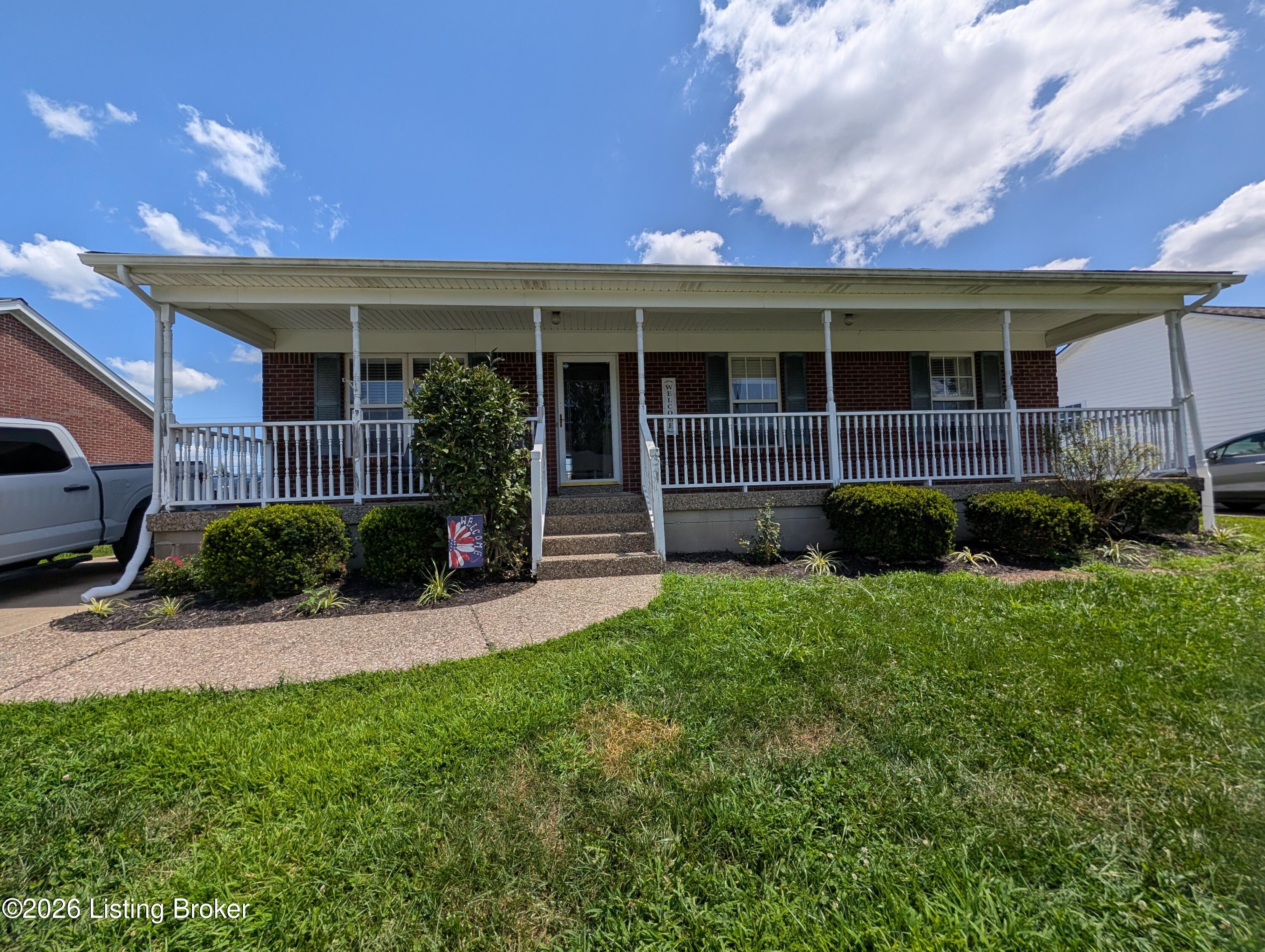 352 River Trace Property Photo 1