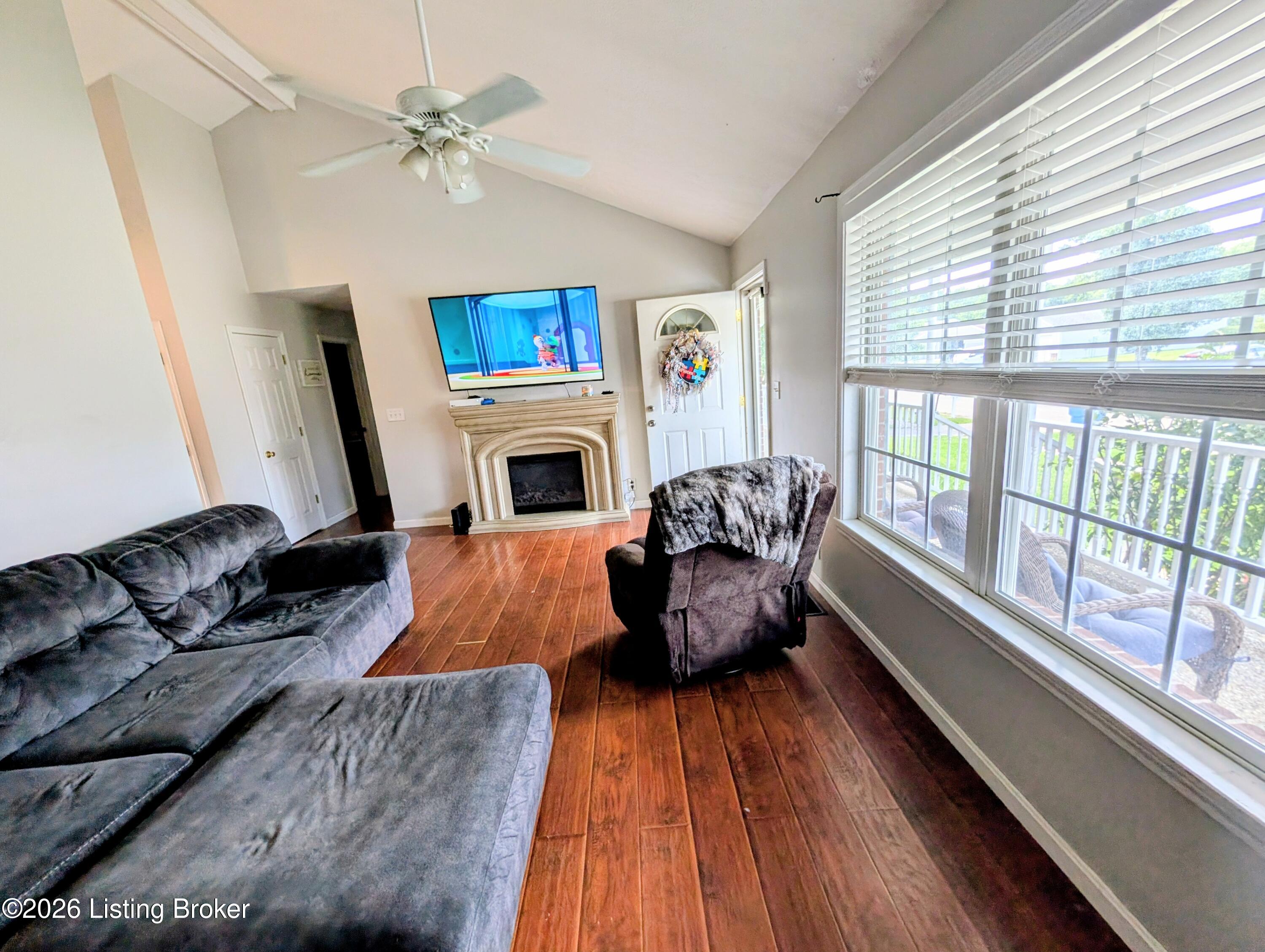 352 River Trace Property Photo 4