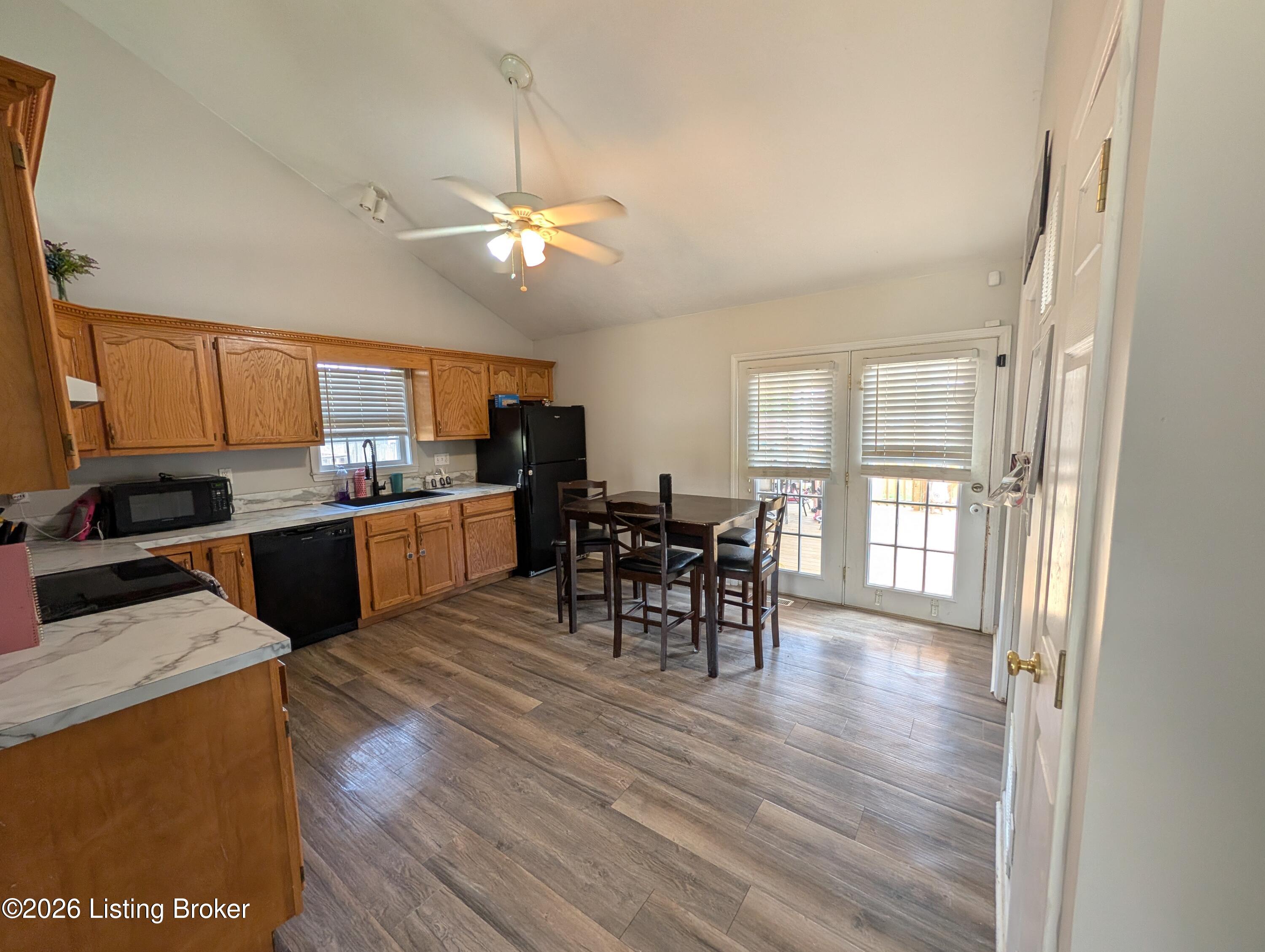 352 River Trace Property Photo 6