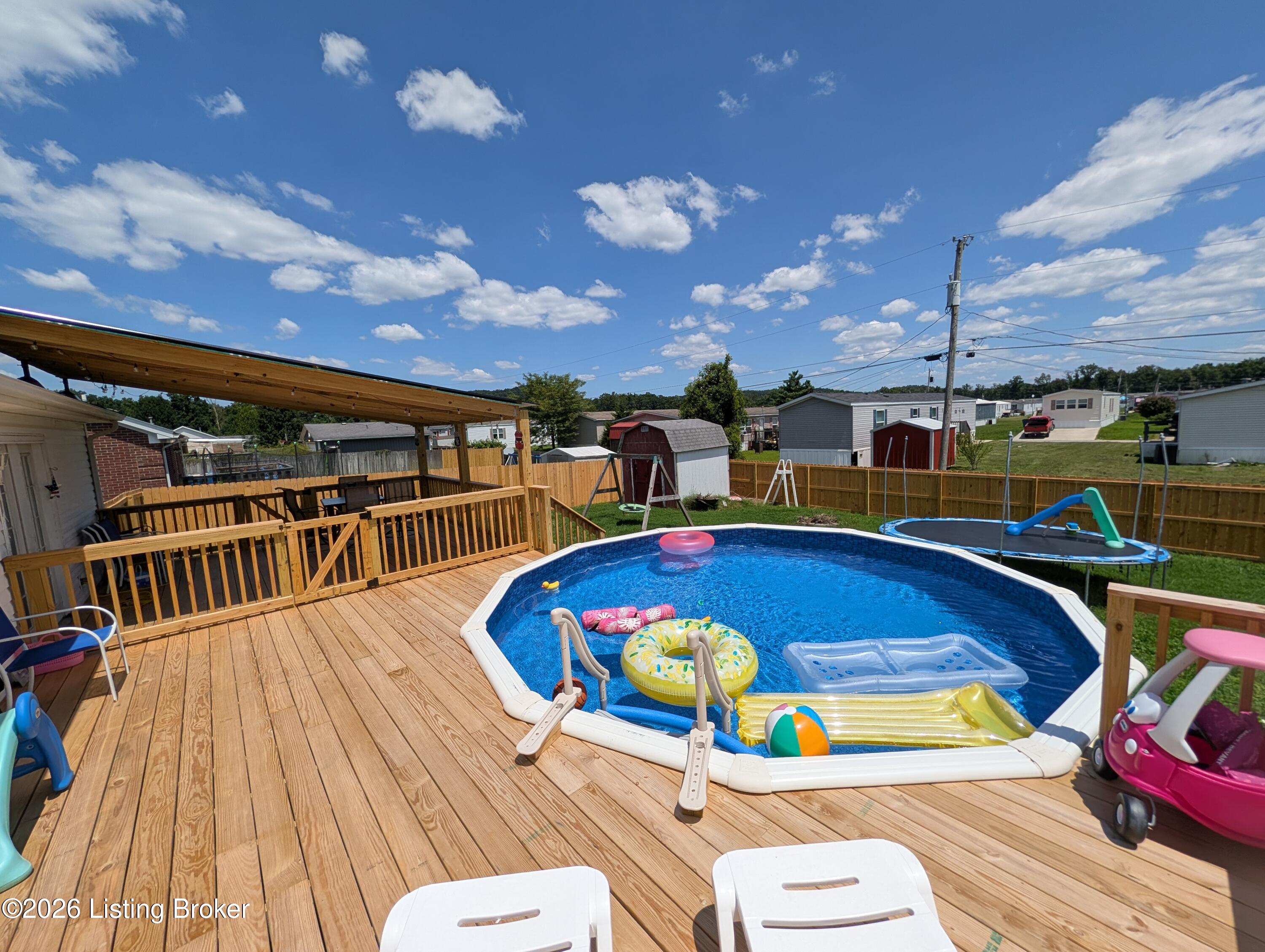 352 River Trace Property Photo 16