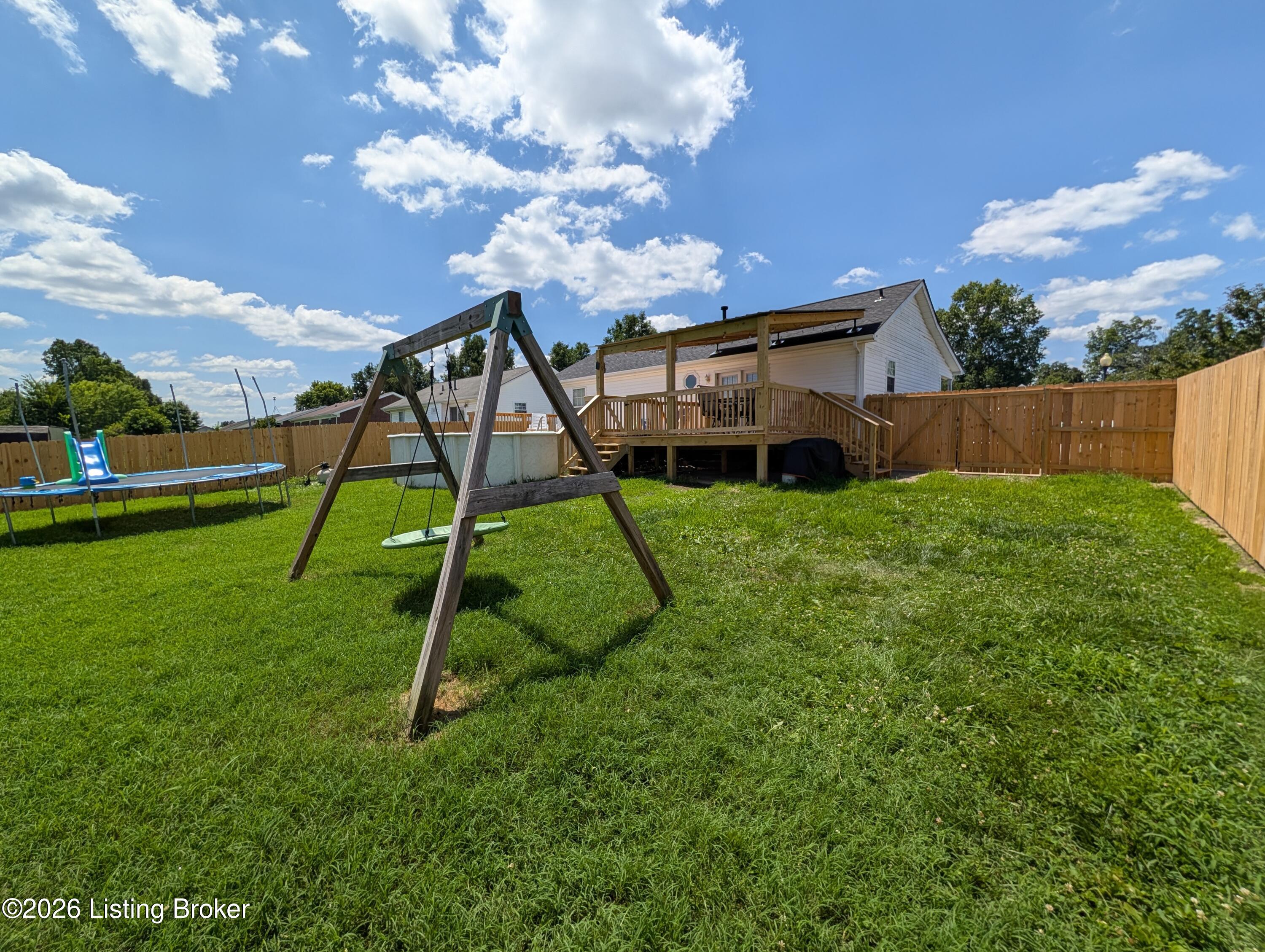 352 River Trace Property Photo 17