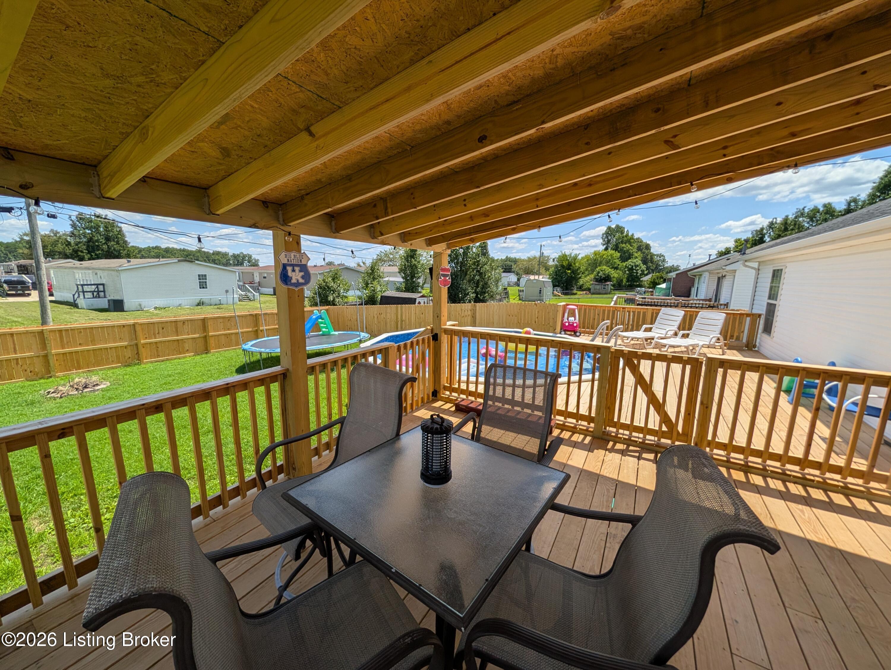 352 River Trace Property Photo 18