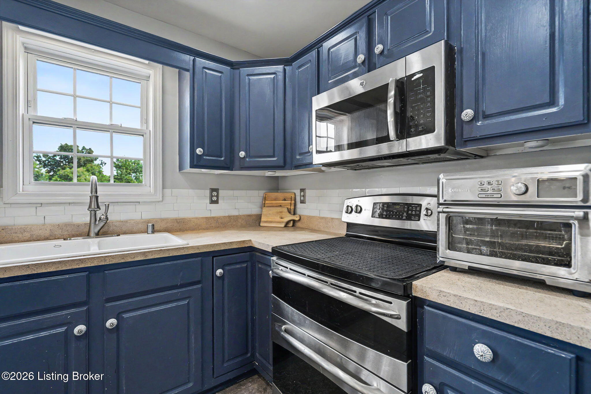 5103 Fox Run Rd Property Photo 17