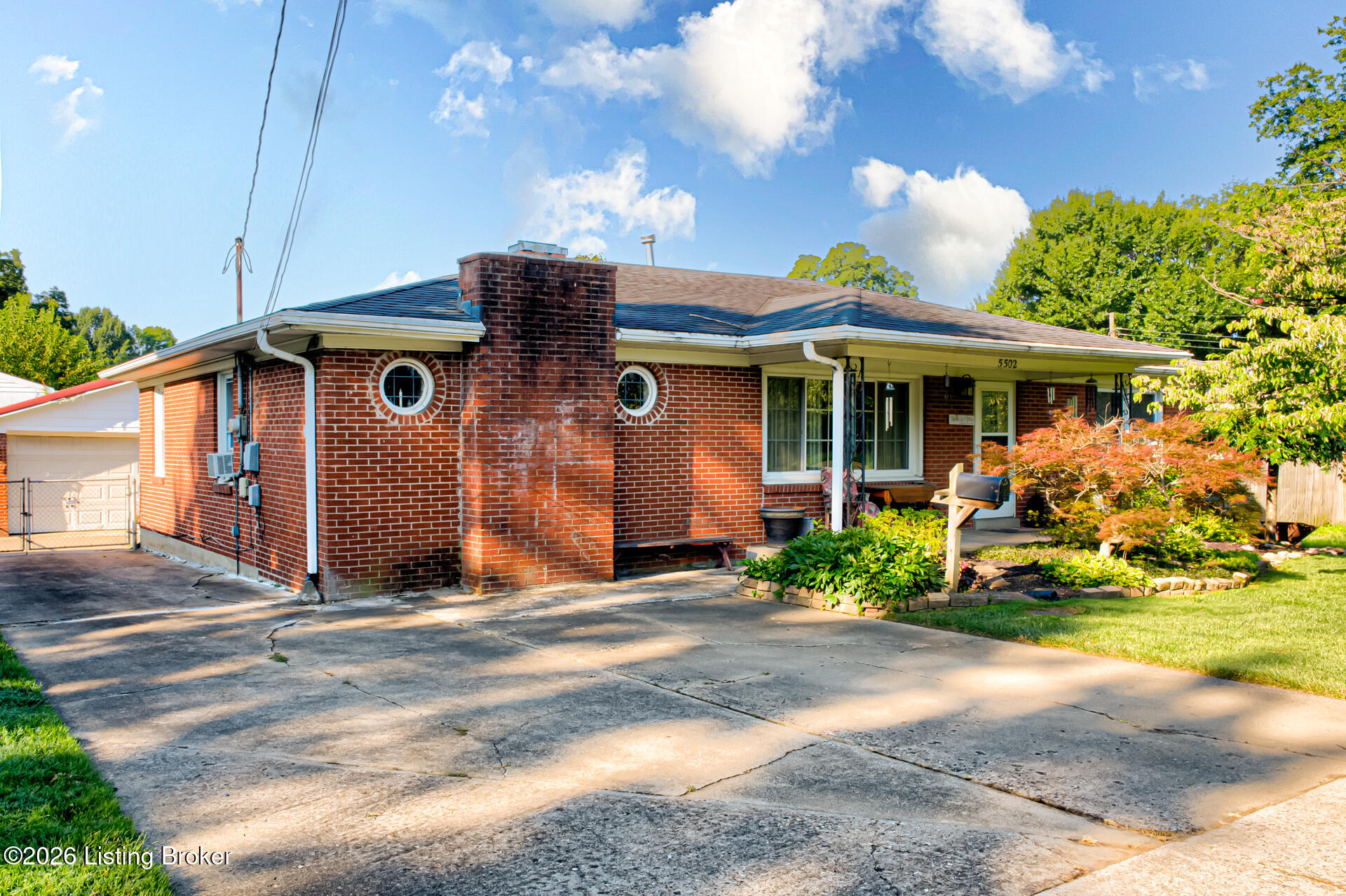 5502 Deering Heights Dr Property Photo 2