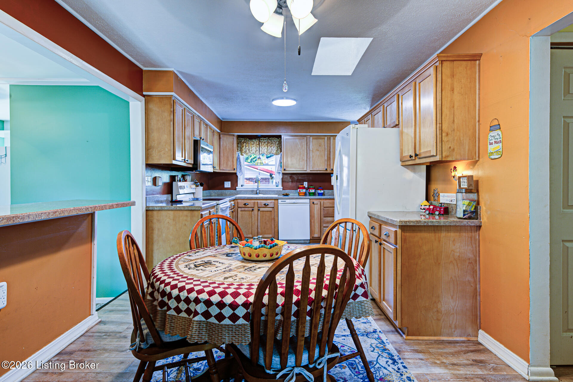 5502 Deering Heights Dr Property Photo 8