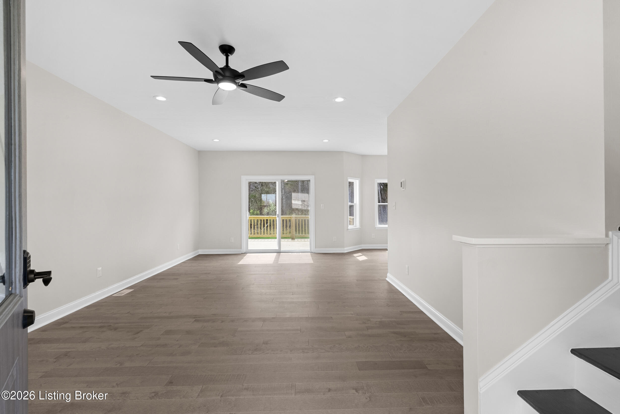 559 Ford Dr Property Photo 8