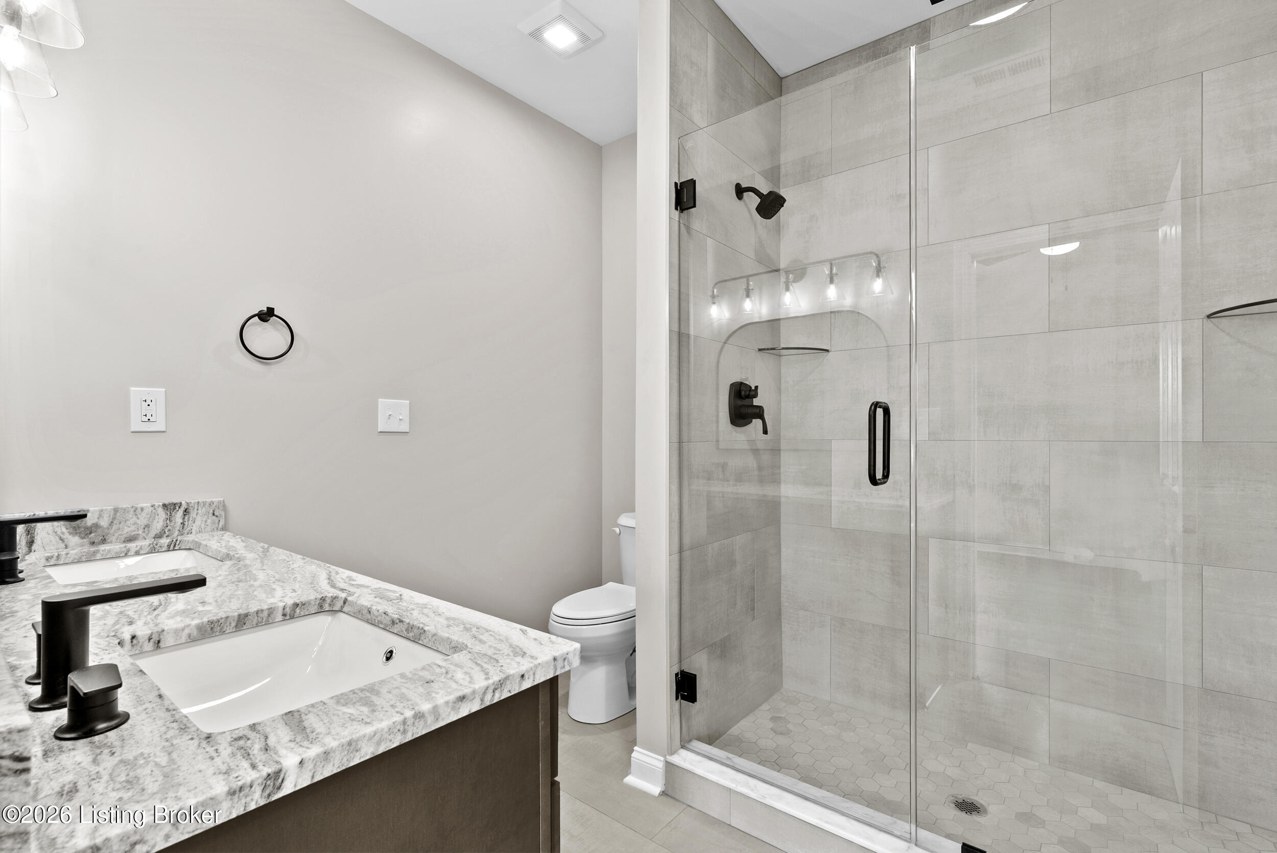 559 Ford Dr Property Photo 26