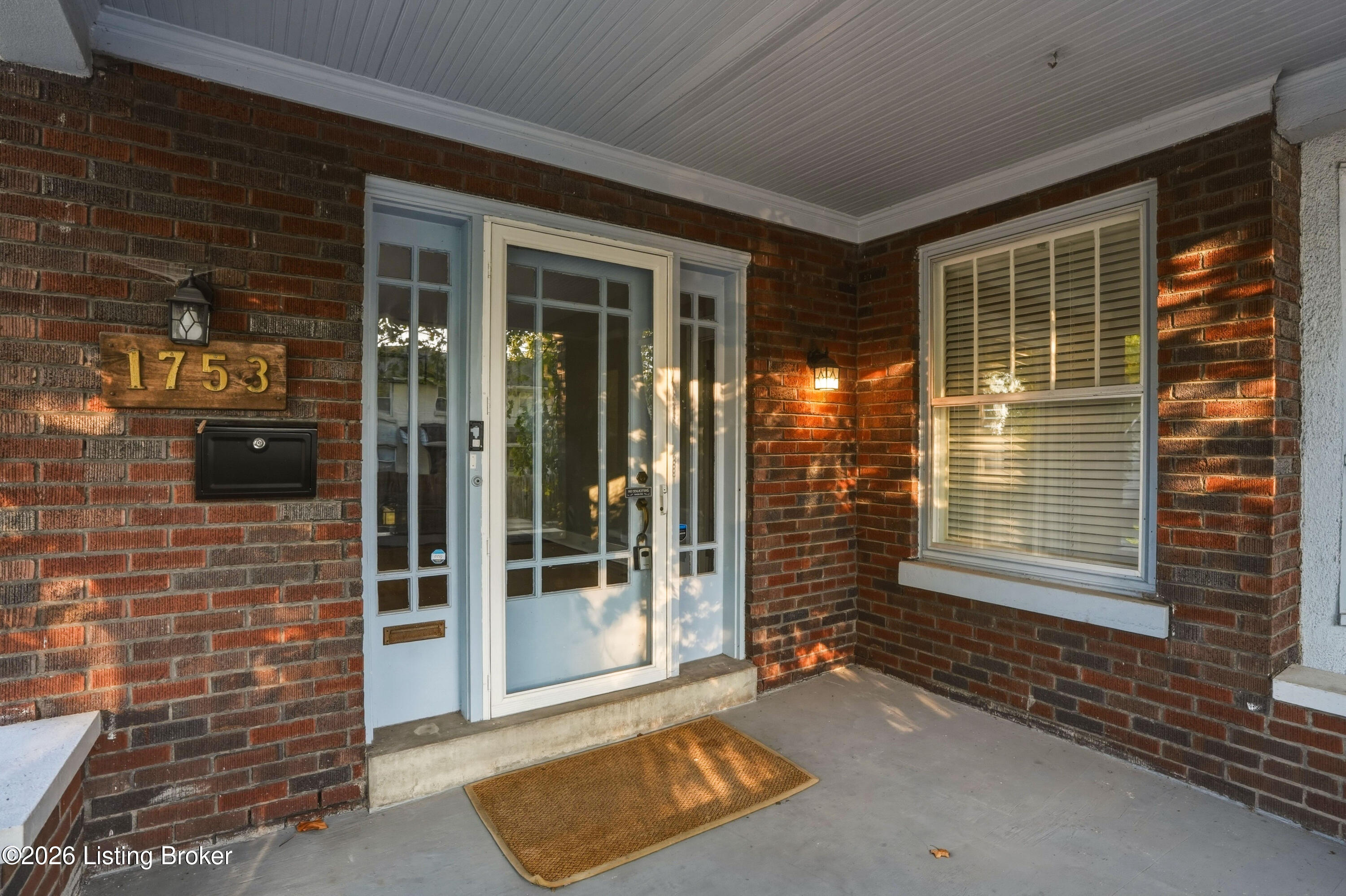 1753 Shady Ln Property Photo 4