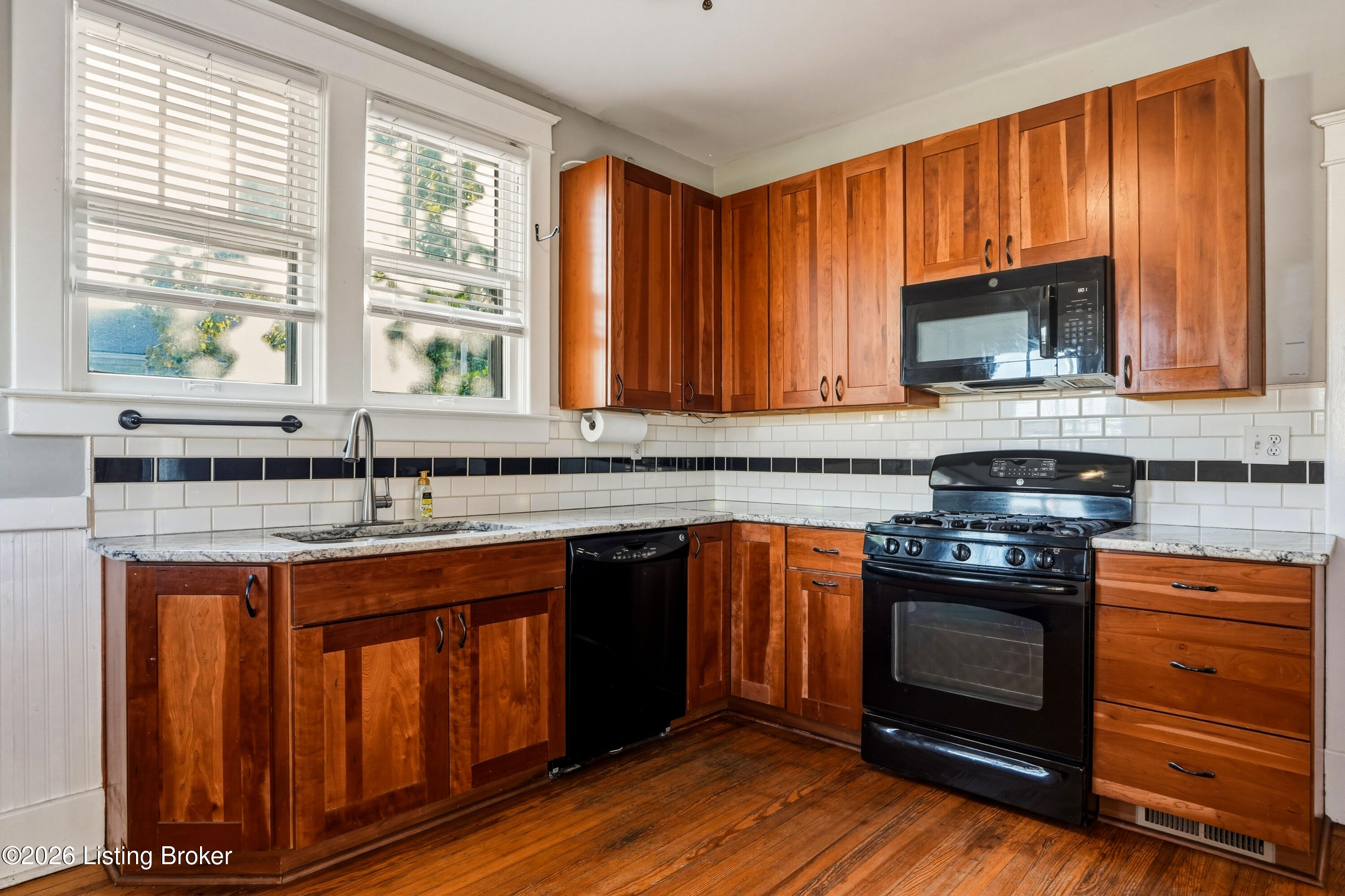 1753 Shady Ln Property Photo 16