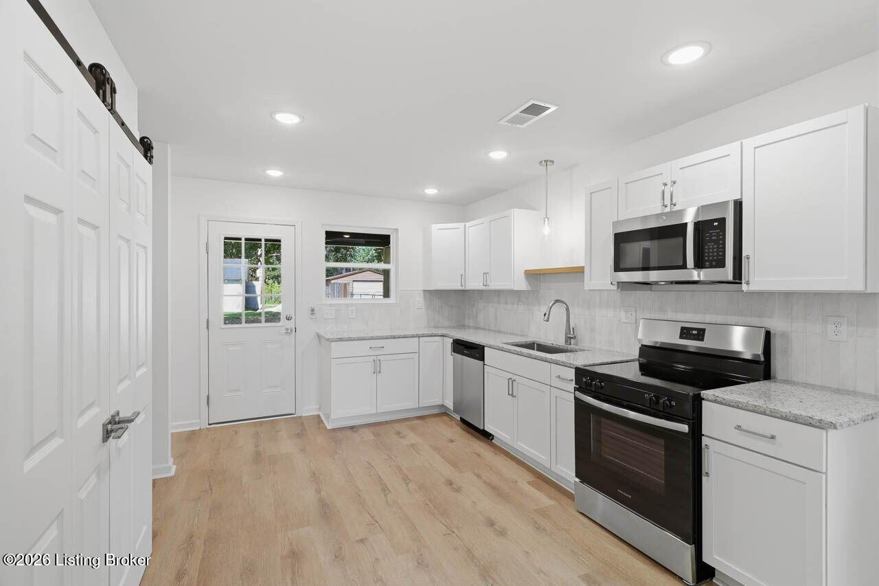 4330 Whitmore Ave Property Photo 17