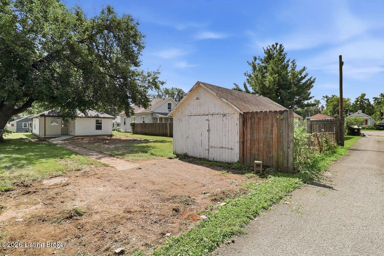 4330 Whitmore Ave Property Photo 40