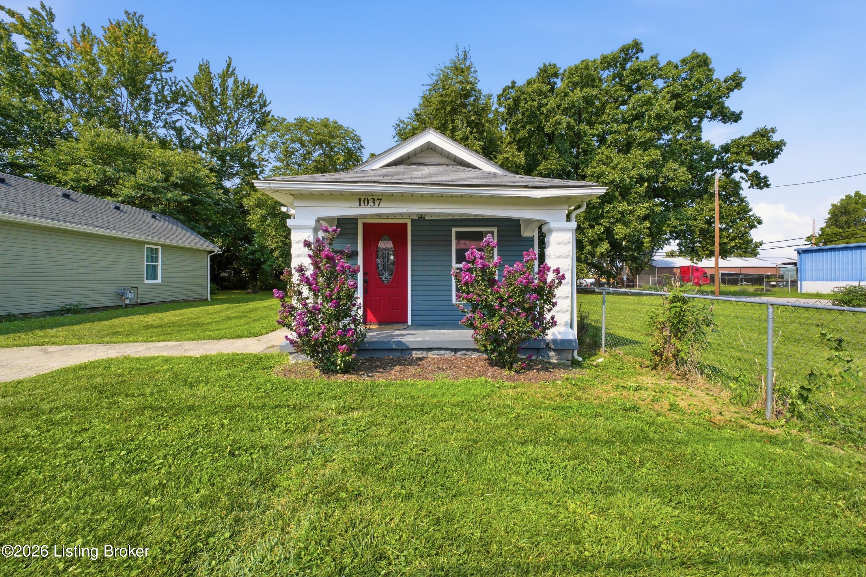 1037 Watt St Property Photo 1