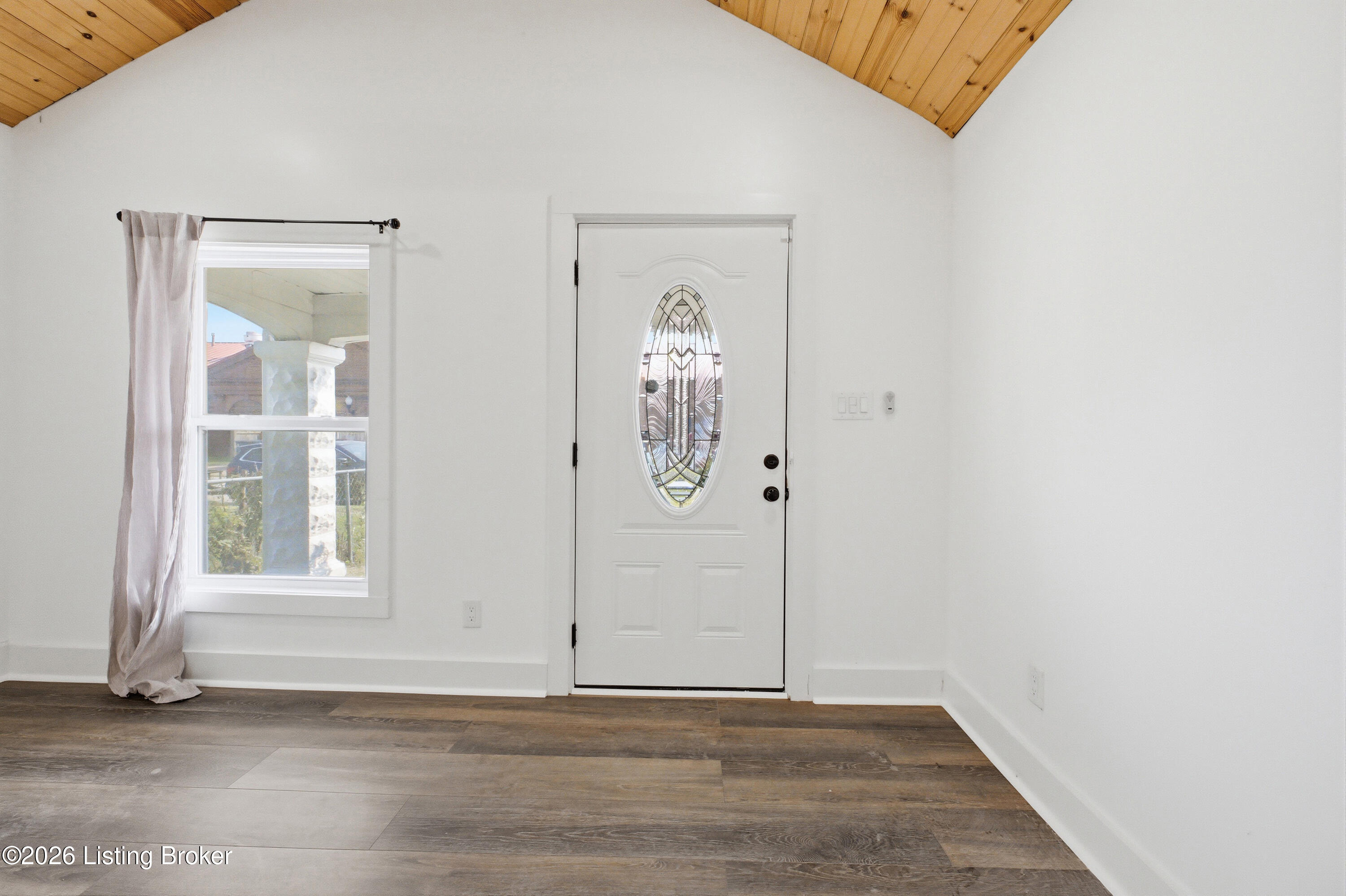 1037 Watt St Property Photo 7