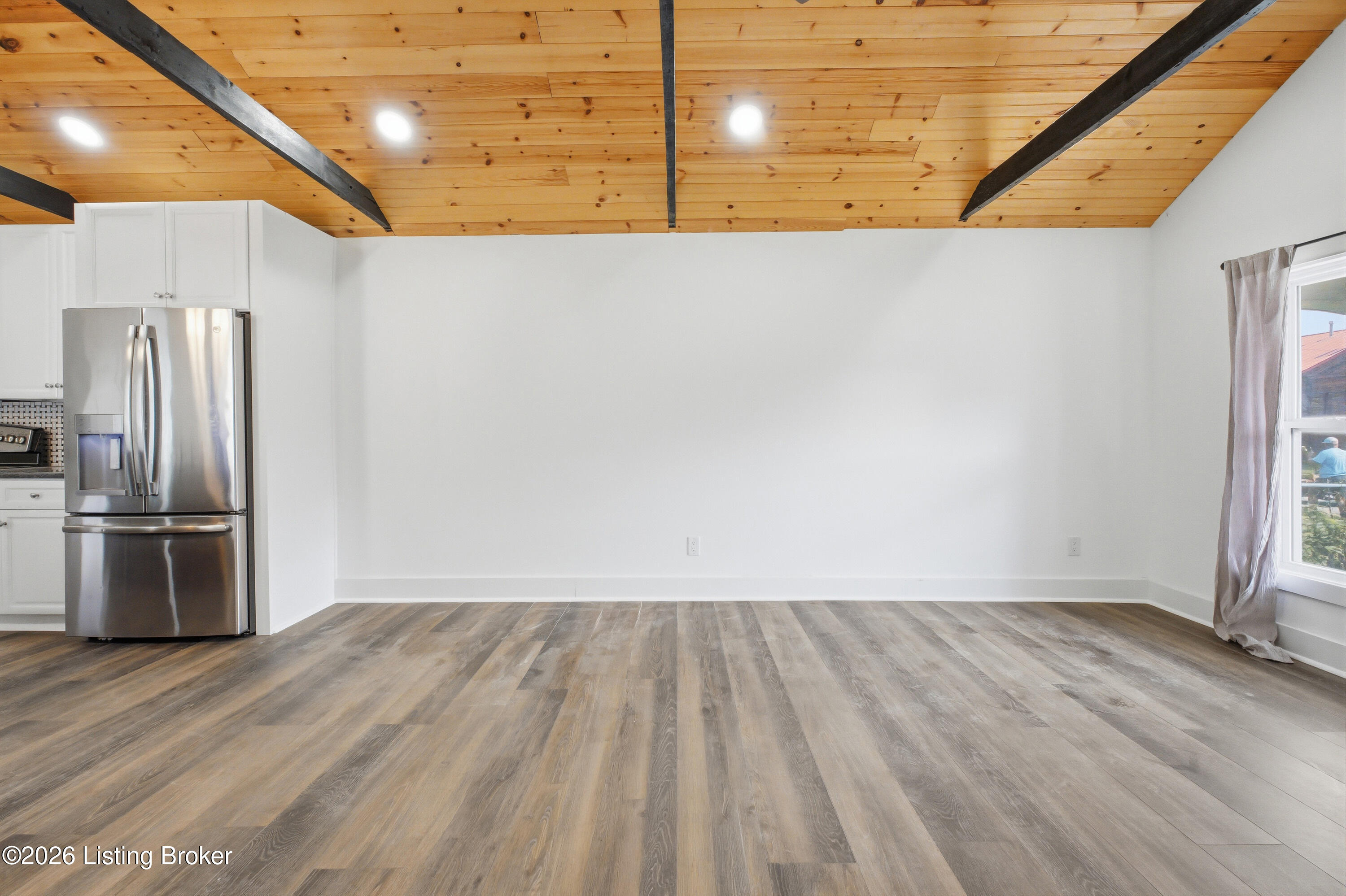 1037 Watt St Property Photo 9