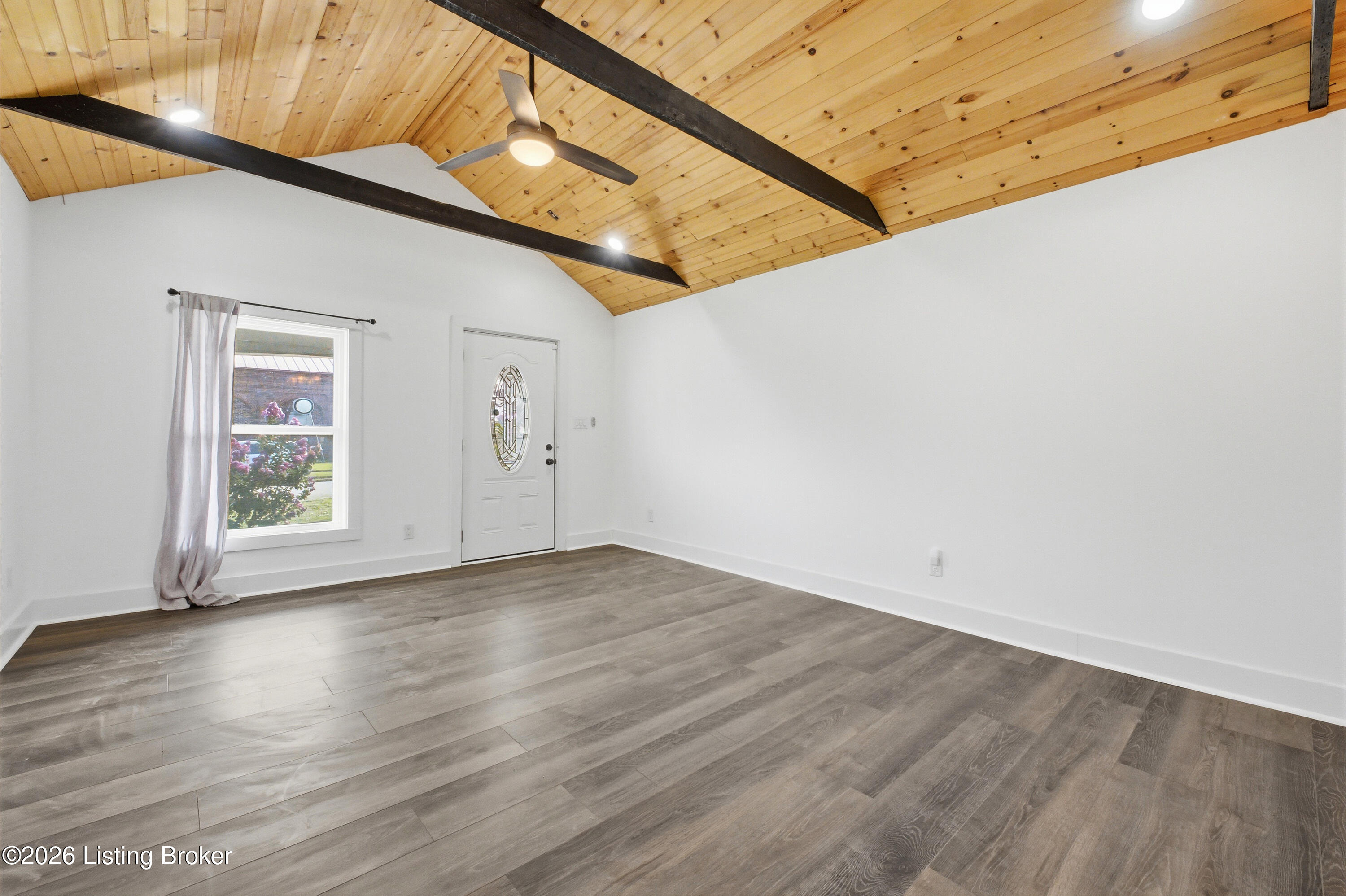 1037 Watt St Property Photo 10