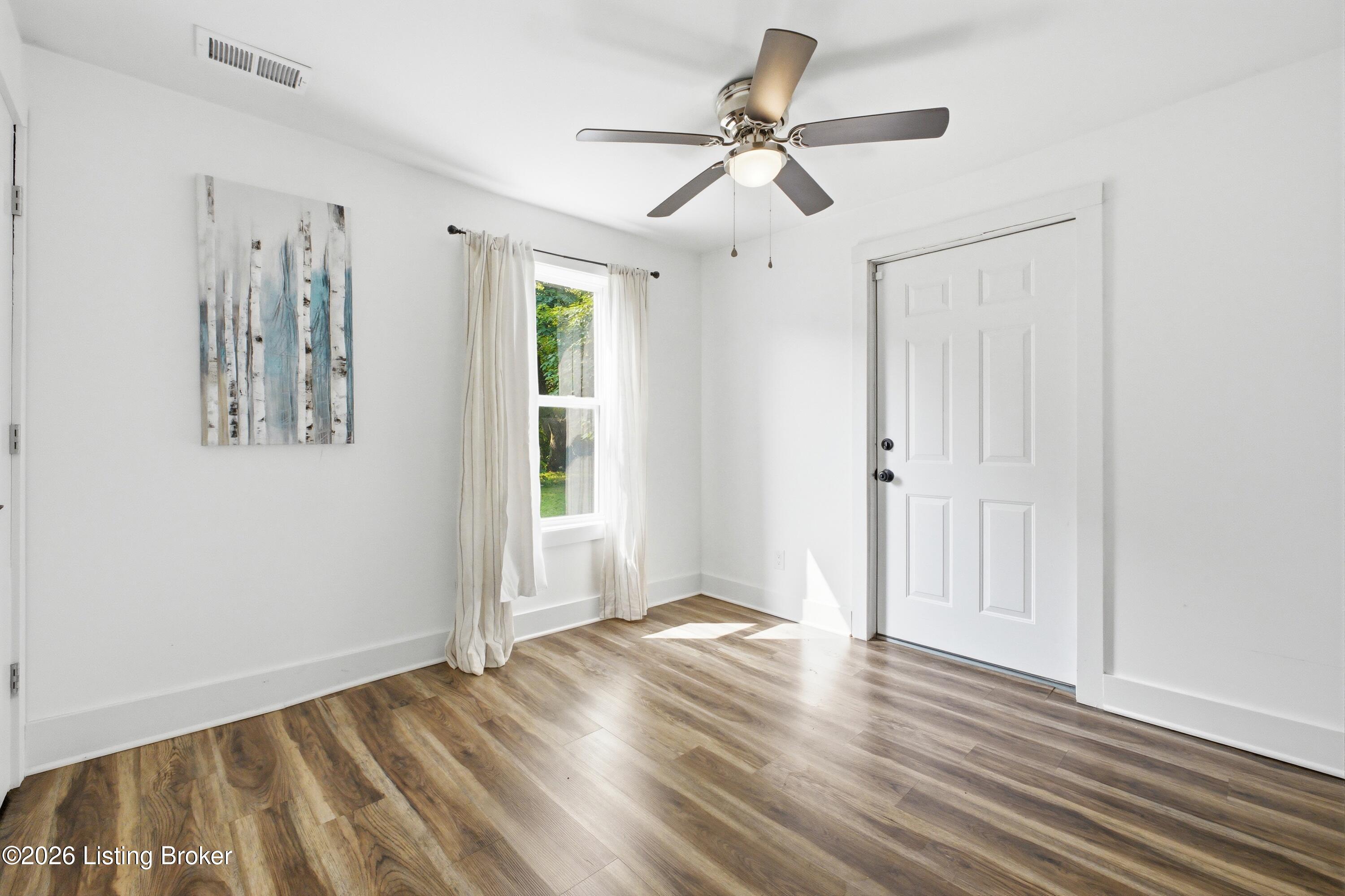 1037 Watt St Property Photo 18