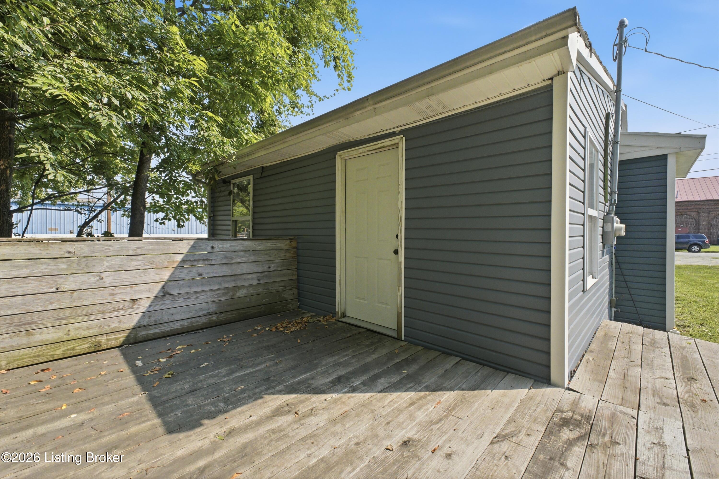 1037 Watt St Property Photo 29