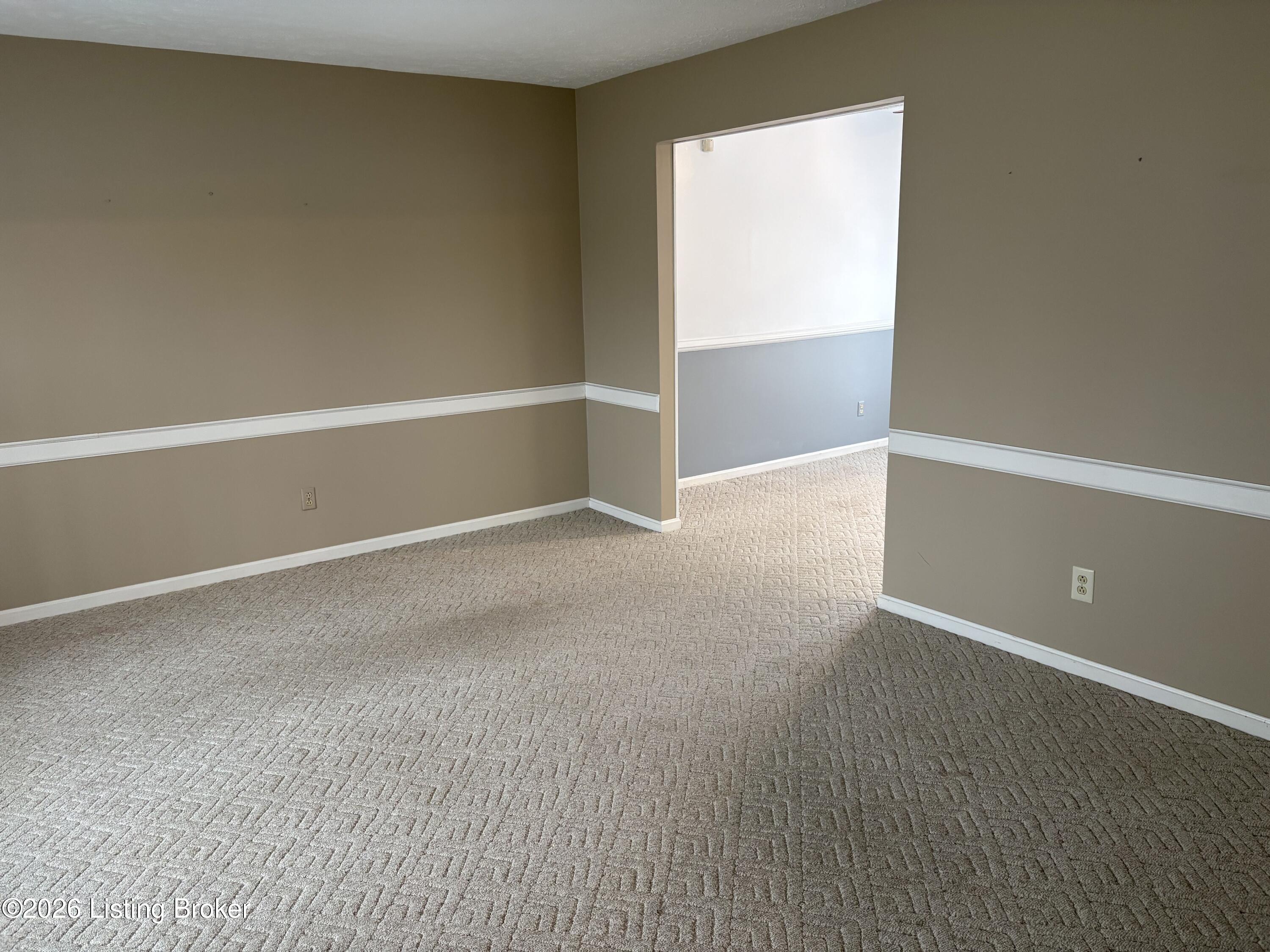 200 Castlerock Dr Property Photo 8