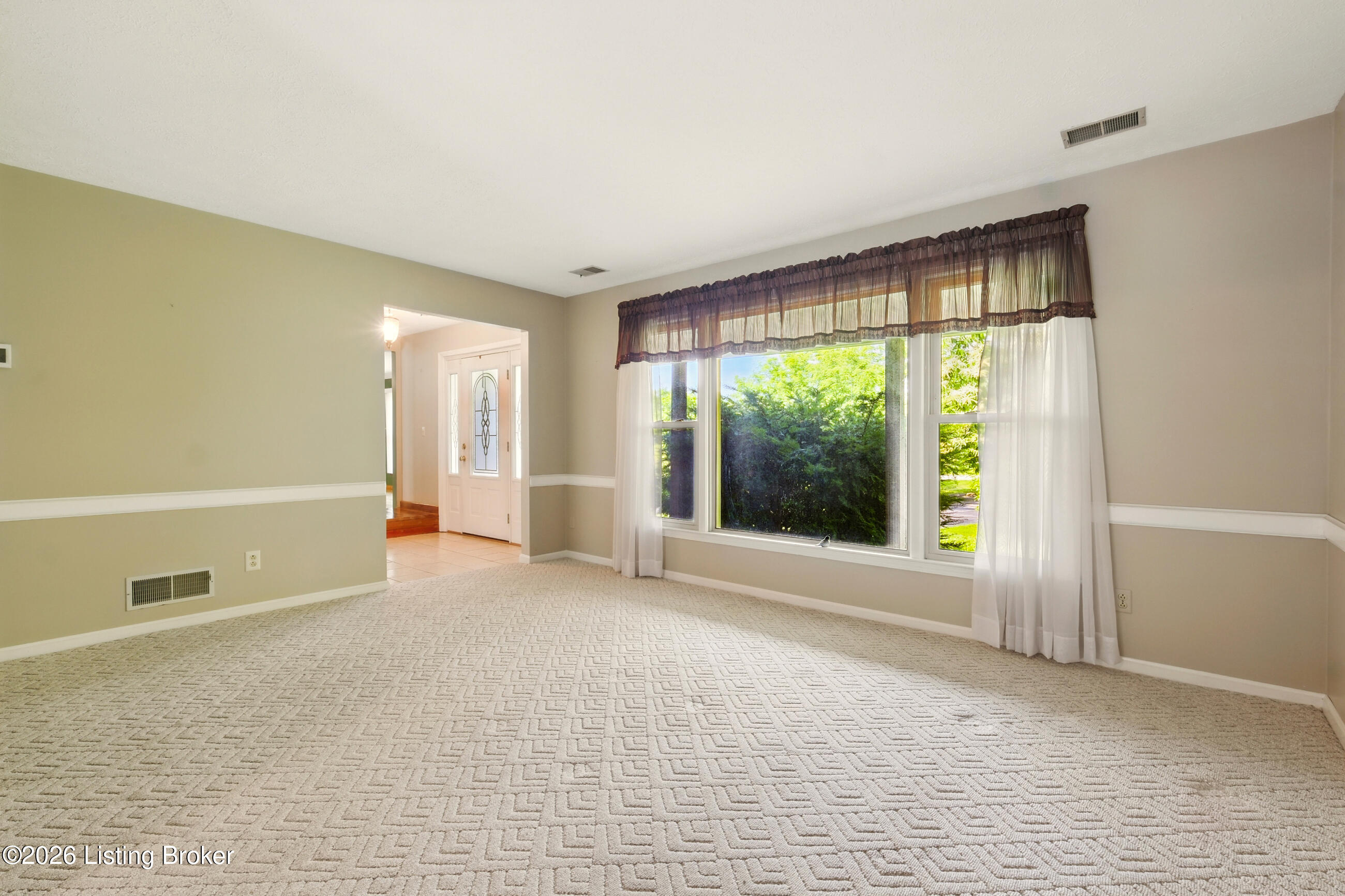 200 Castlerock Dr Property Photo 10