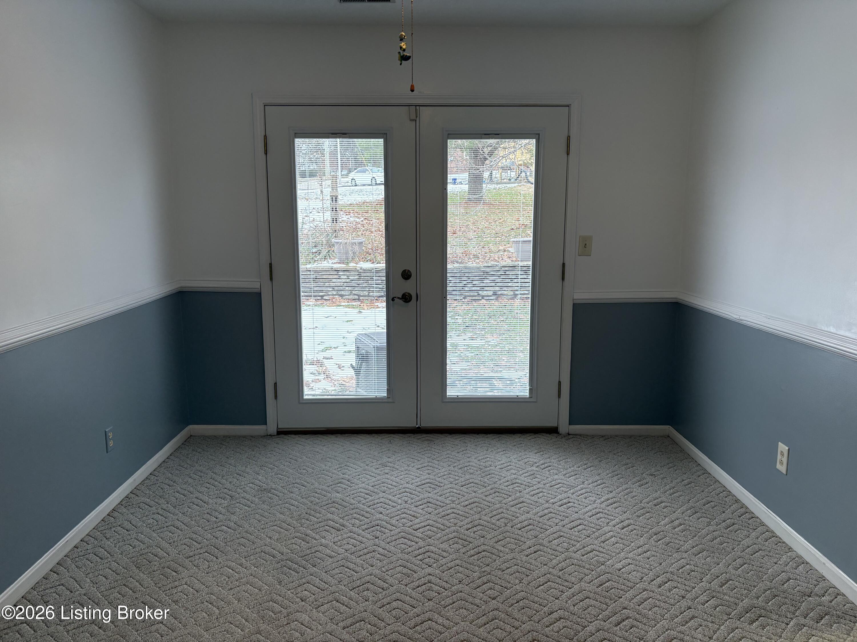 200 Castlerock Dr Property Photo 11