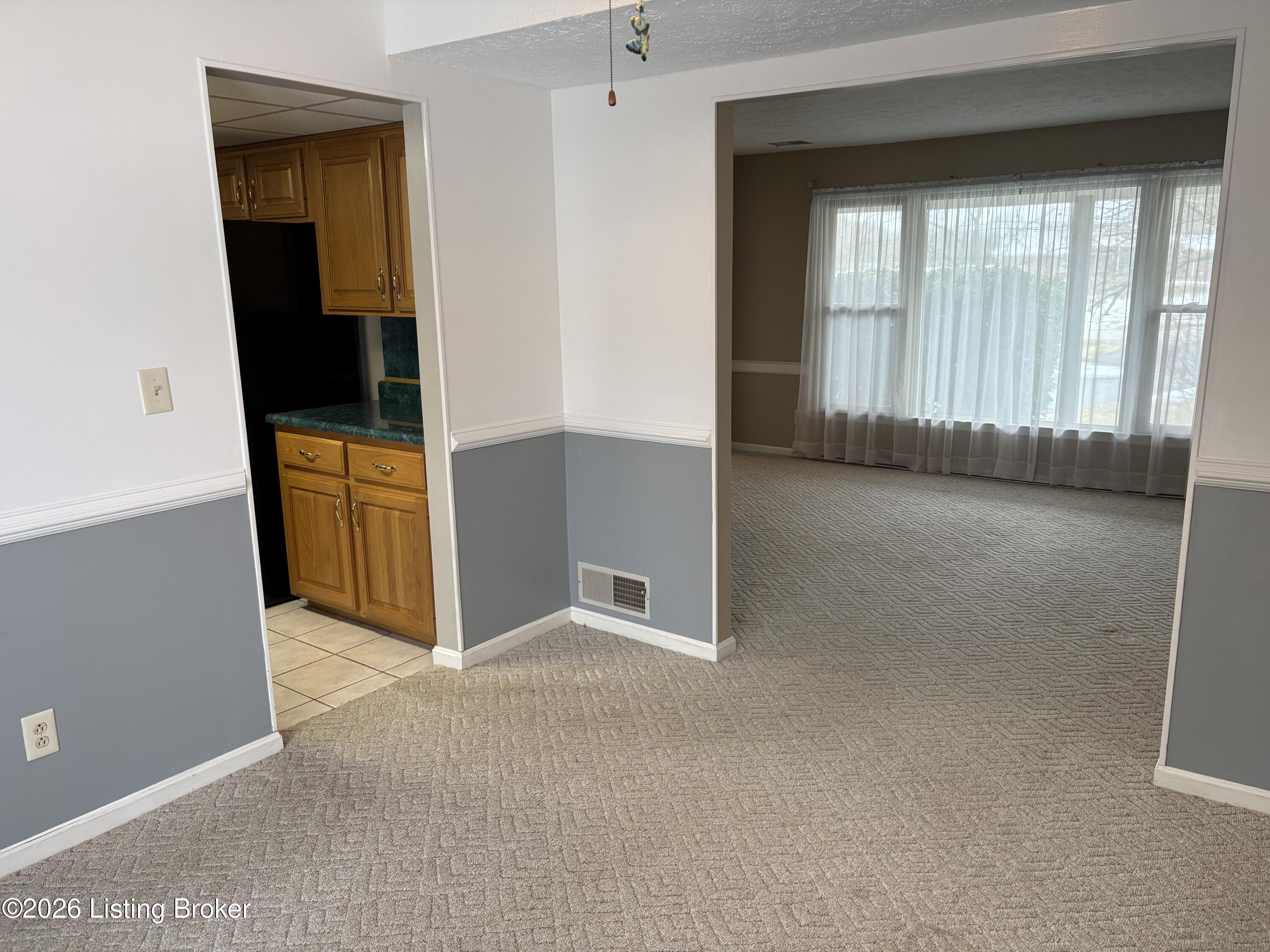 200 Castlerock Dr Property Photo 12