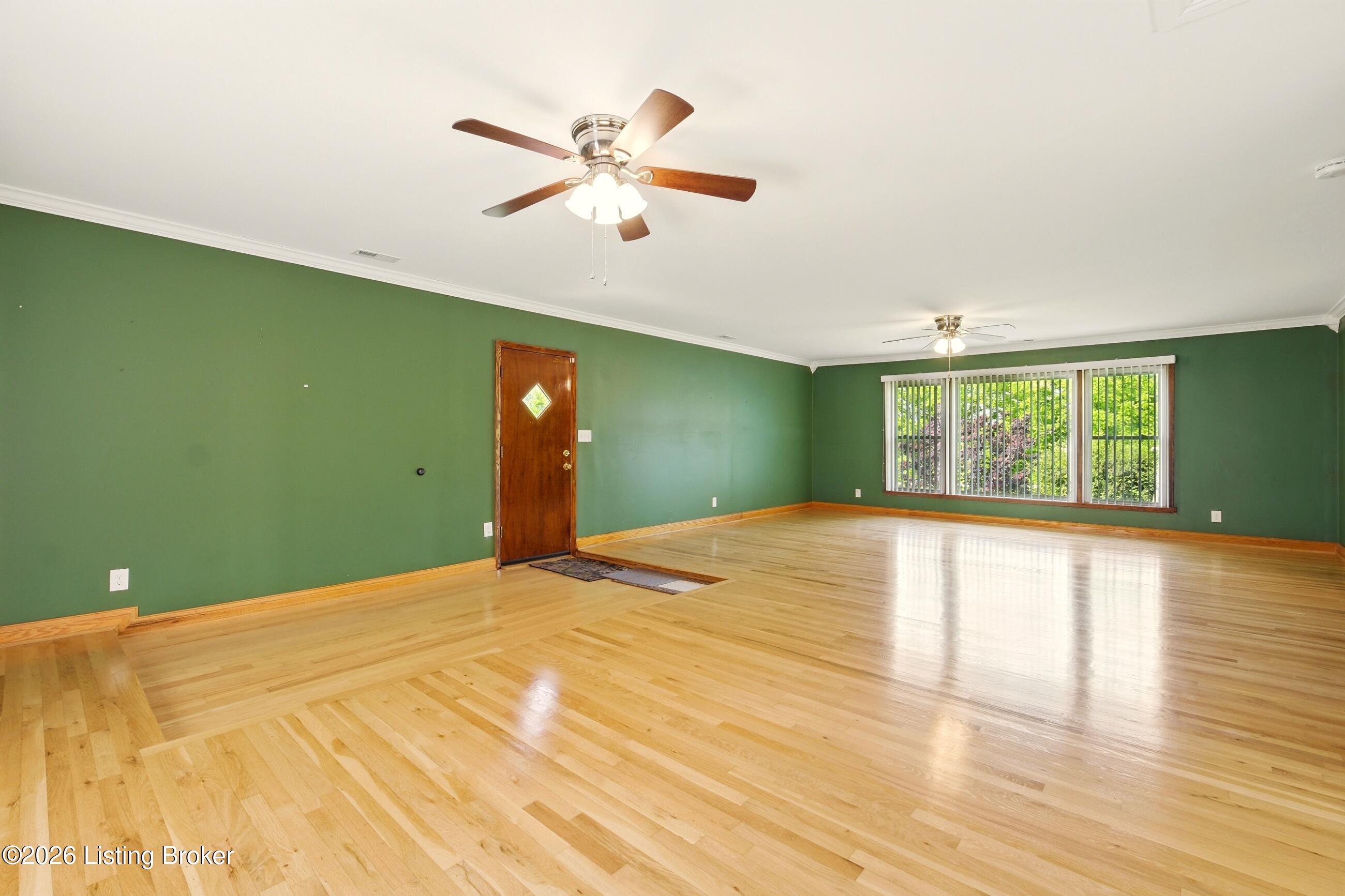200 Castlerock Dr Property Photo 17