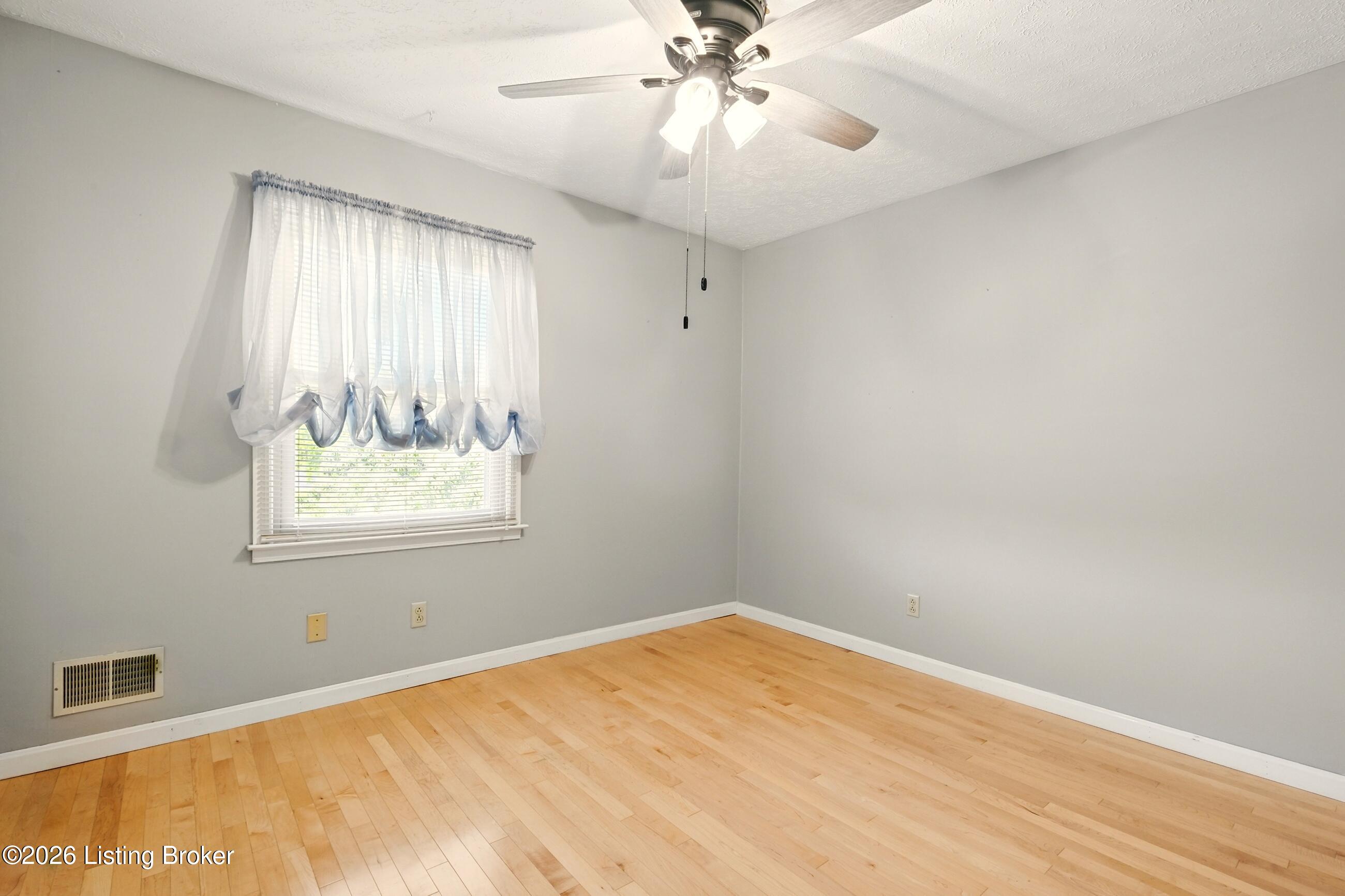 200 Castlerock Dr Property Photo 21
