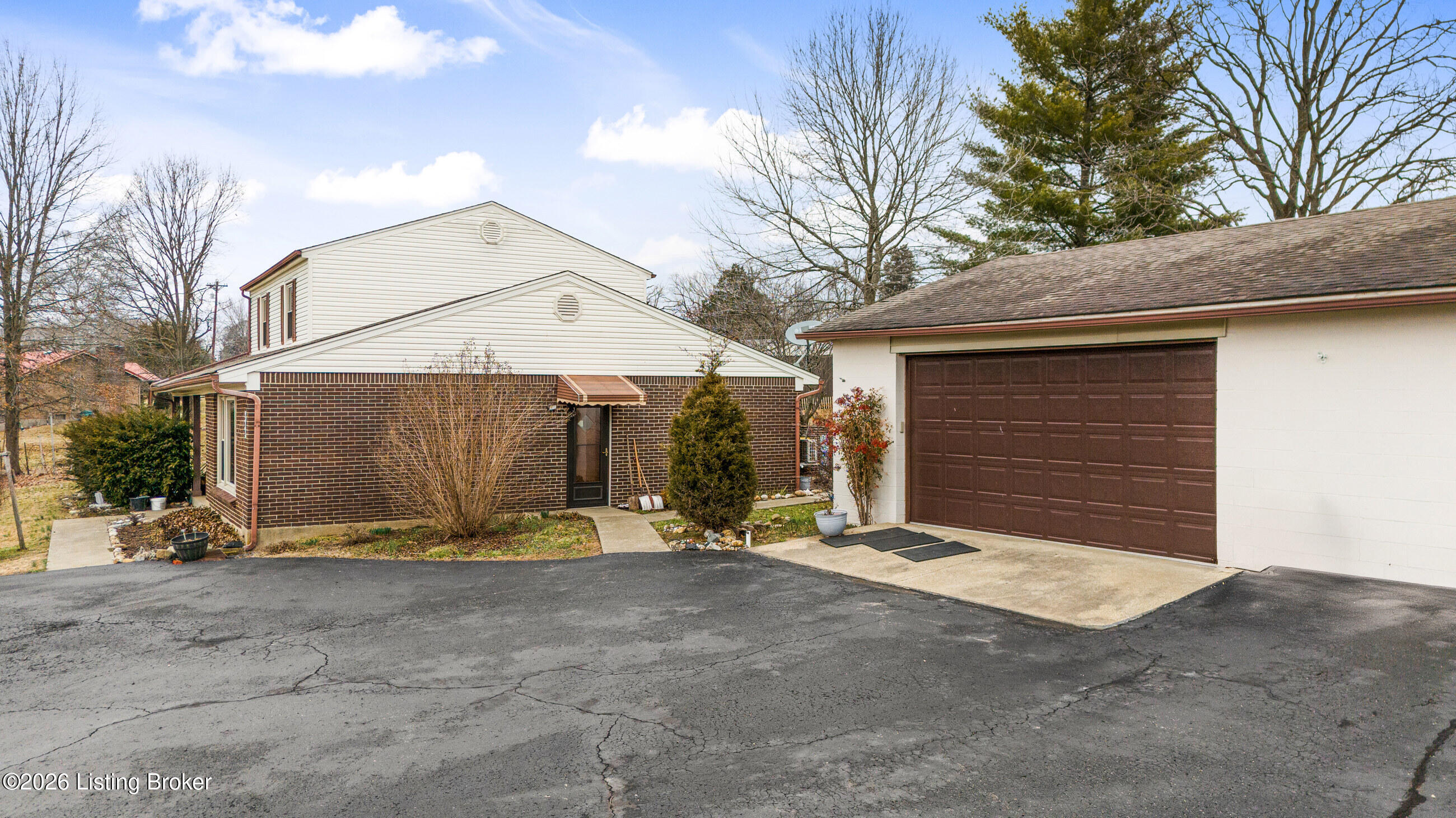 200 Castlerock Dr Property Photo 34